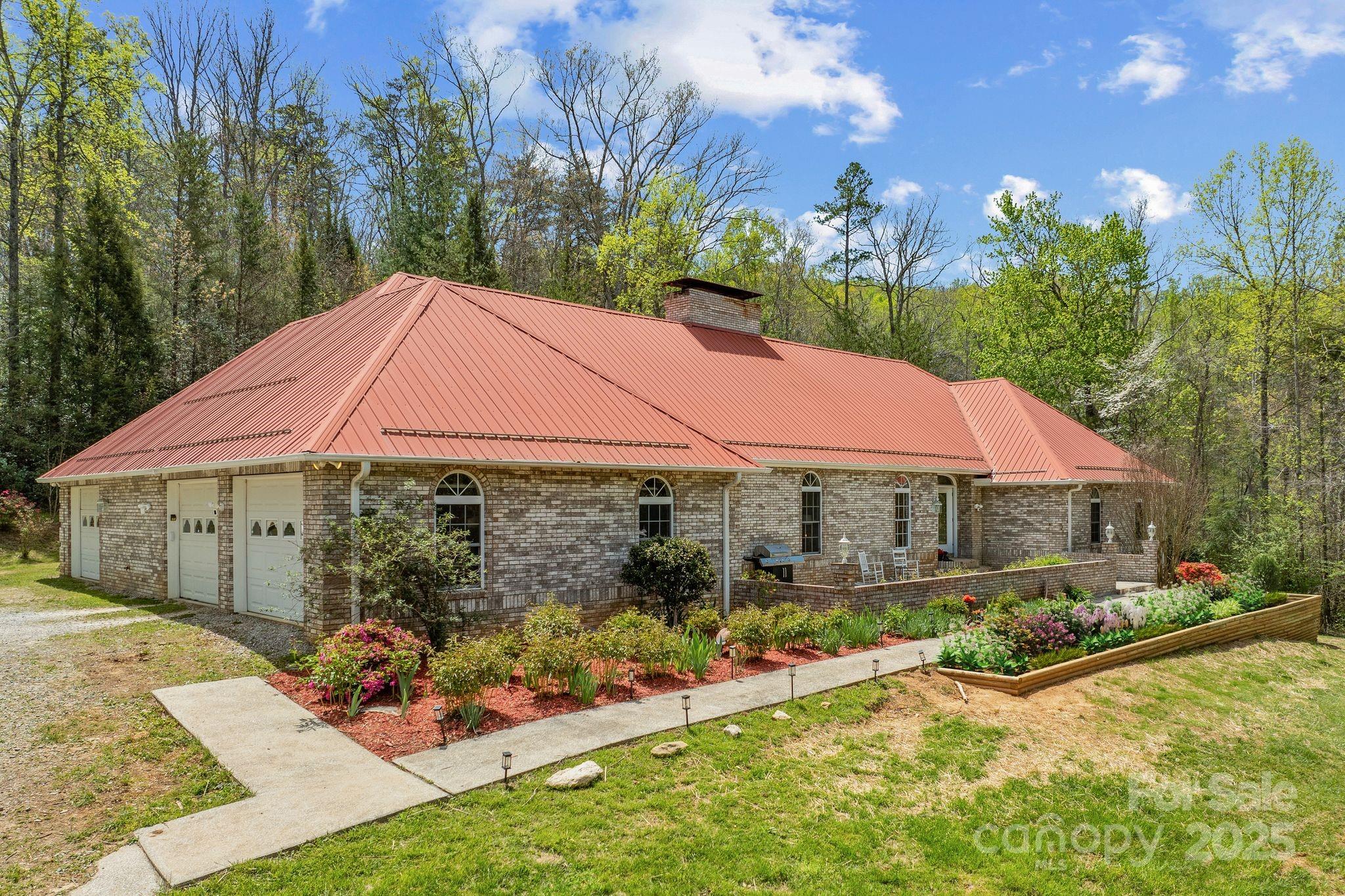 2517 Pine Cove Road Property Photo 2