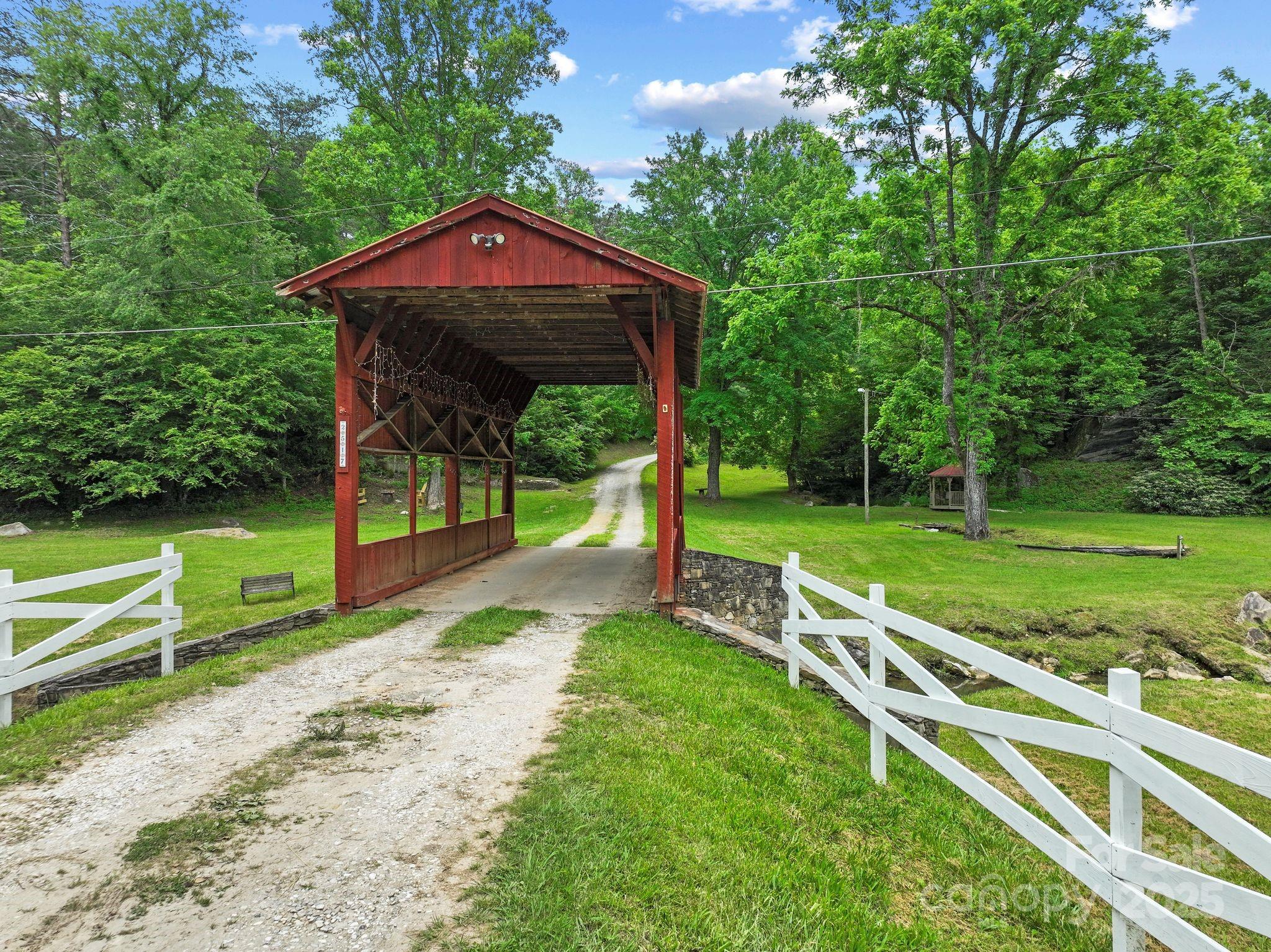 2517 Pine Cove Road Property Photo 9