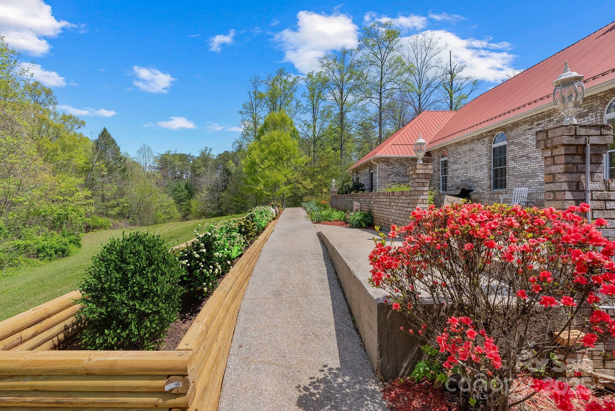 2517 Pine Cove Road Property Photo 10