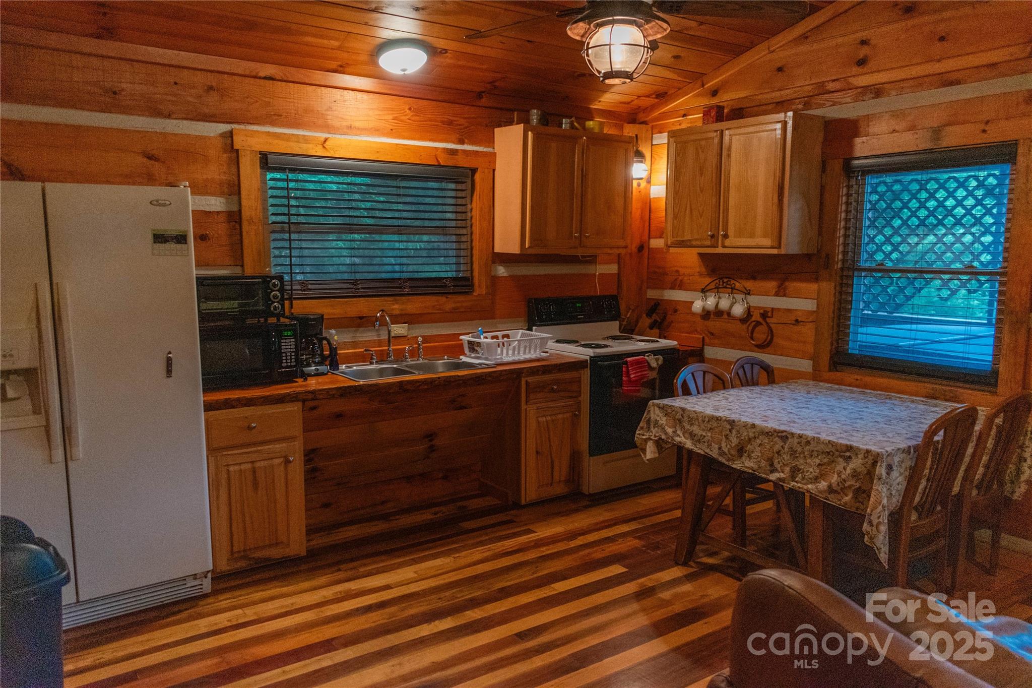 34 & 76 Lodge Cabin Lane Property Photo 28