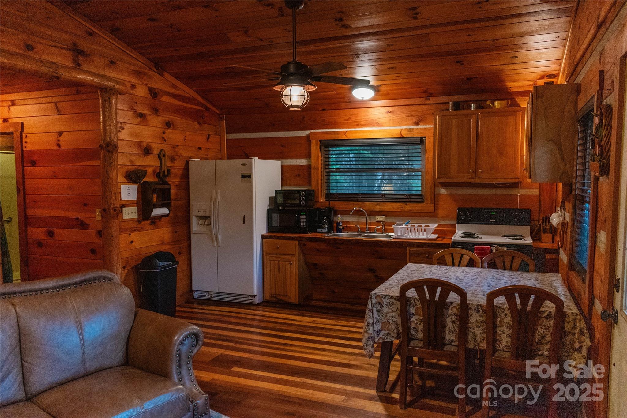 34 & 76 Lodge Cabin Lane Property Photo 32