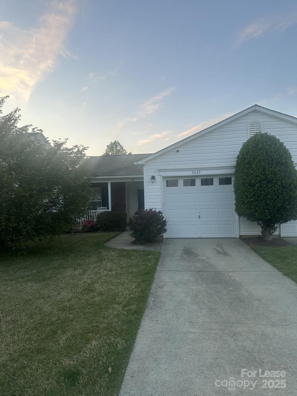 8643 Westhope Street Property Photo