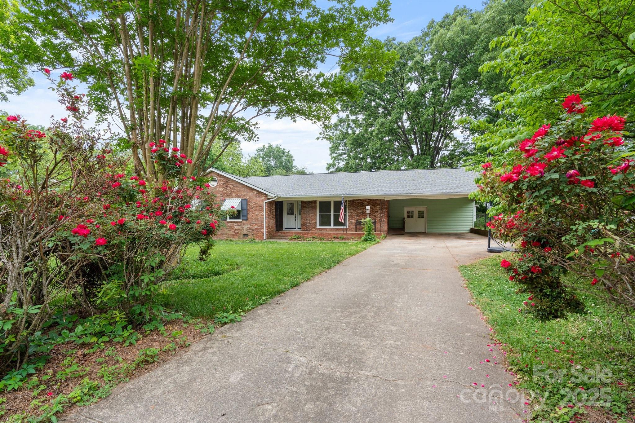 8903 Larchmont Circle Property Photo