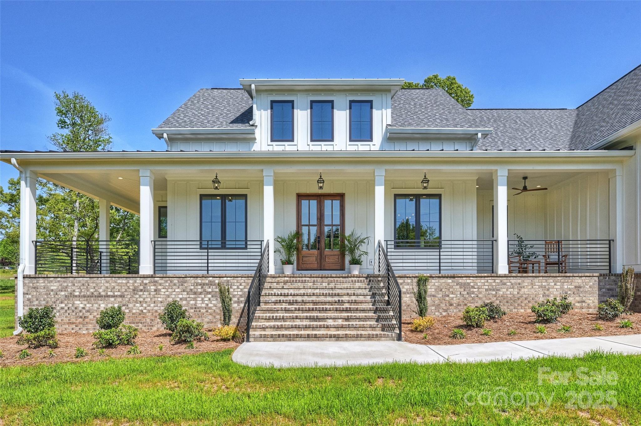 7768 Lynwood Lane Property Photo