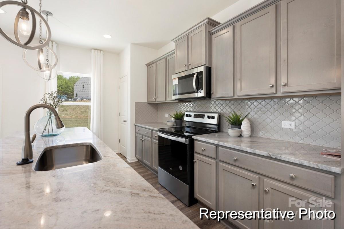 167 Stonewater Drive 2p Property Photo 9