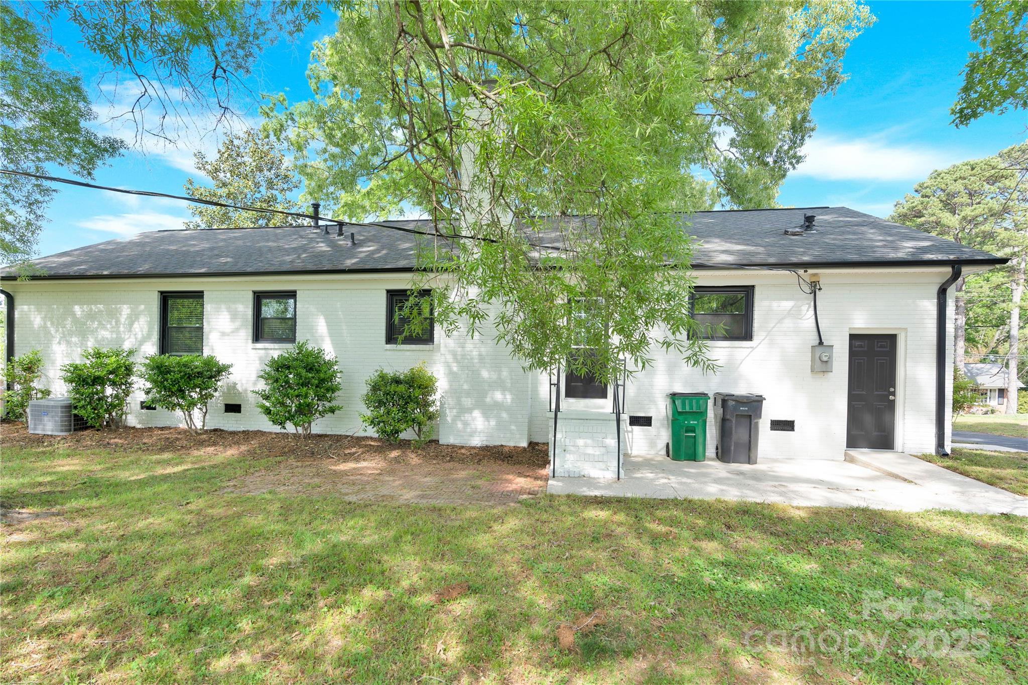 6600 Knightswood Drive Property Photo 4