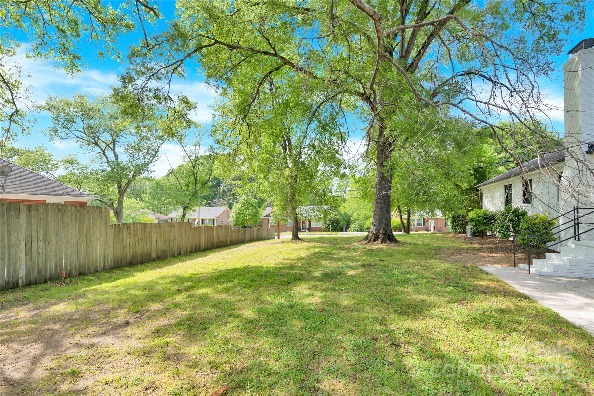 6600 Knightswood Drive Property Photo 6