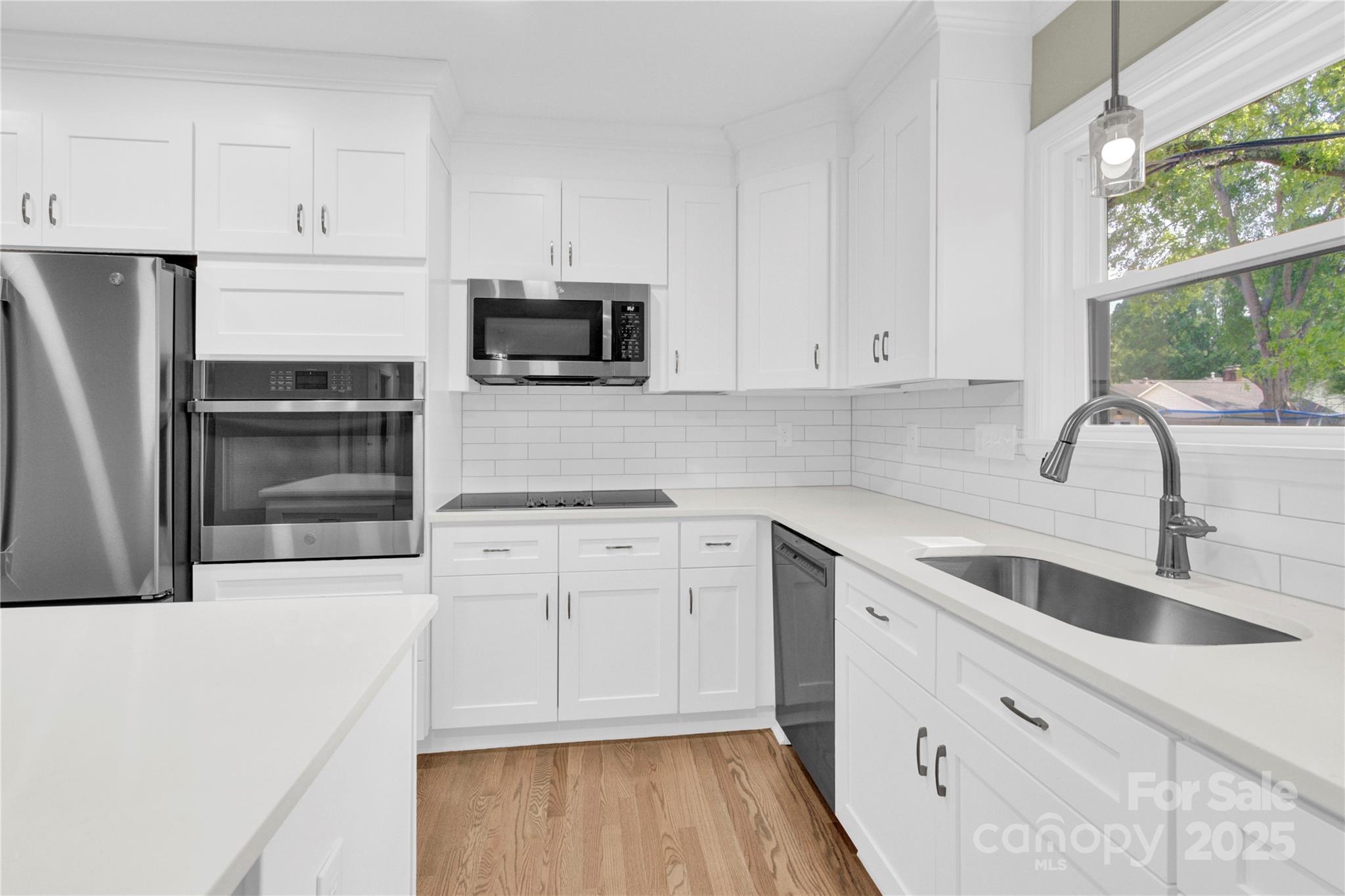 6600 Knightswood Drive Property Photo 10