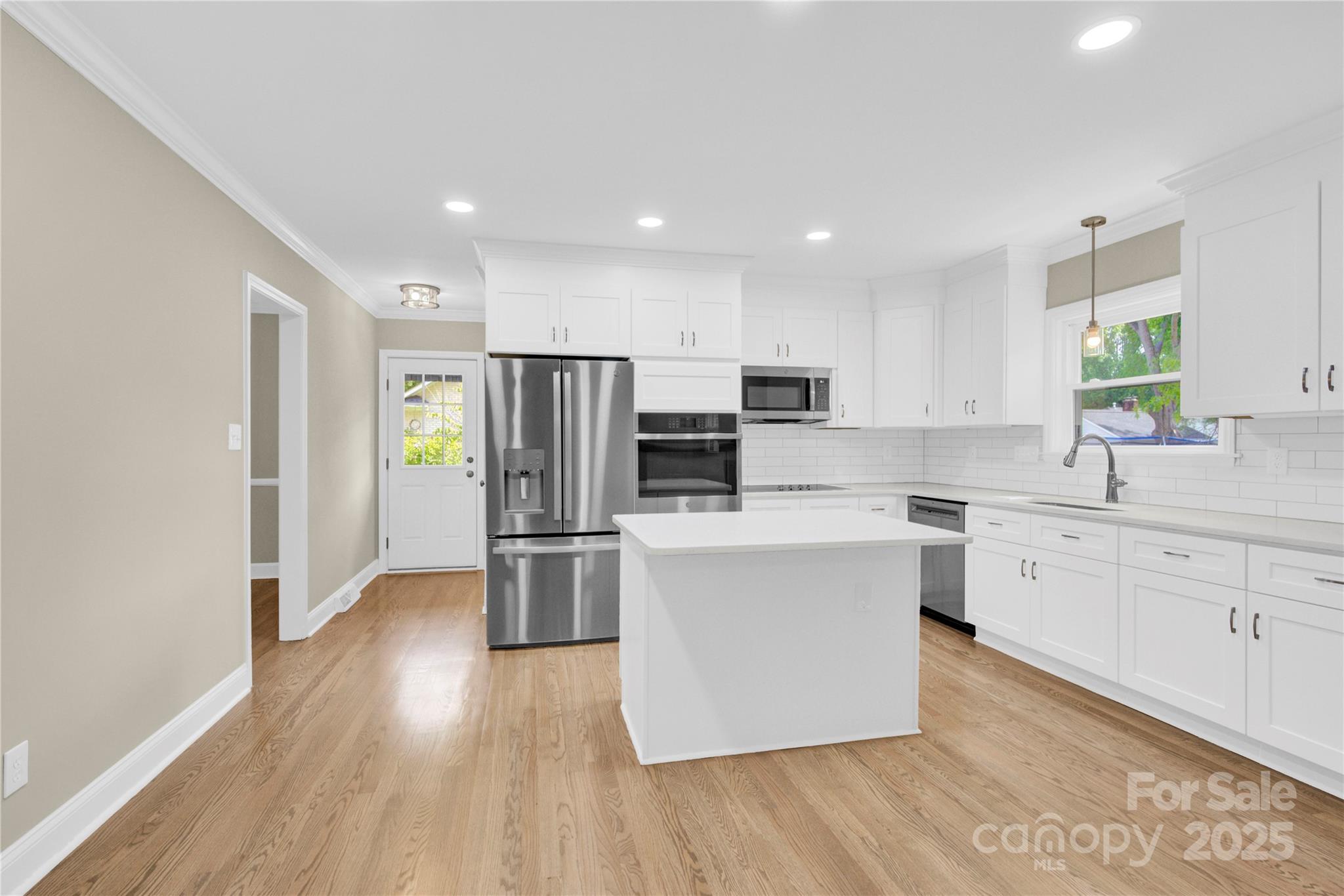 6600 Knightswood Drive Property Photo 11