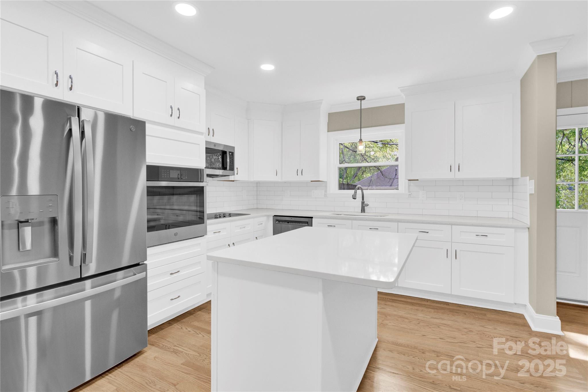 6600 Knightswood Drive Property Photo 12
