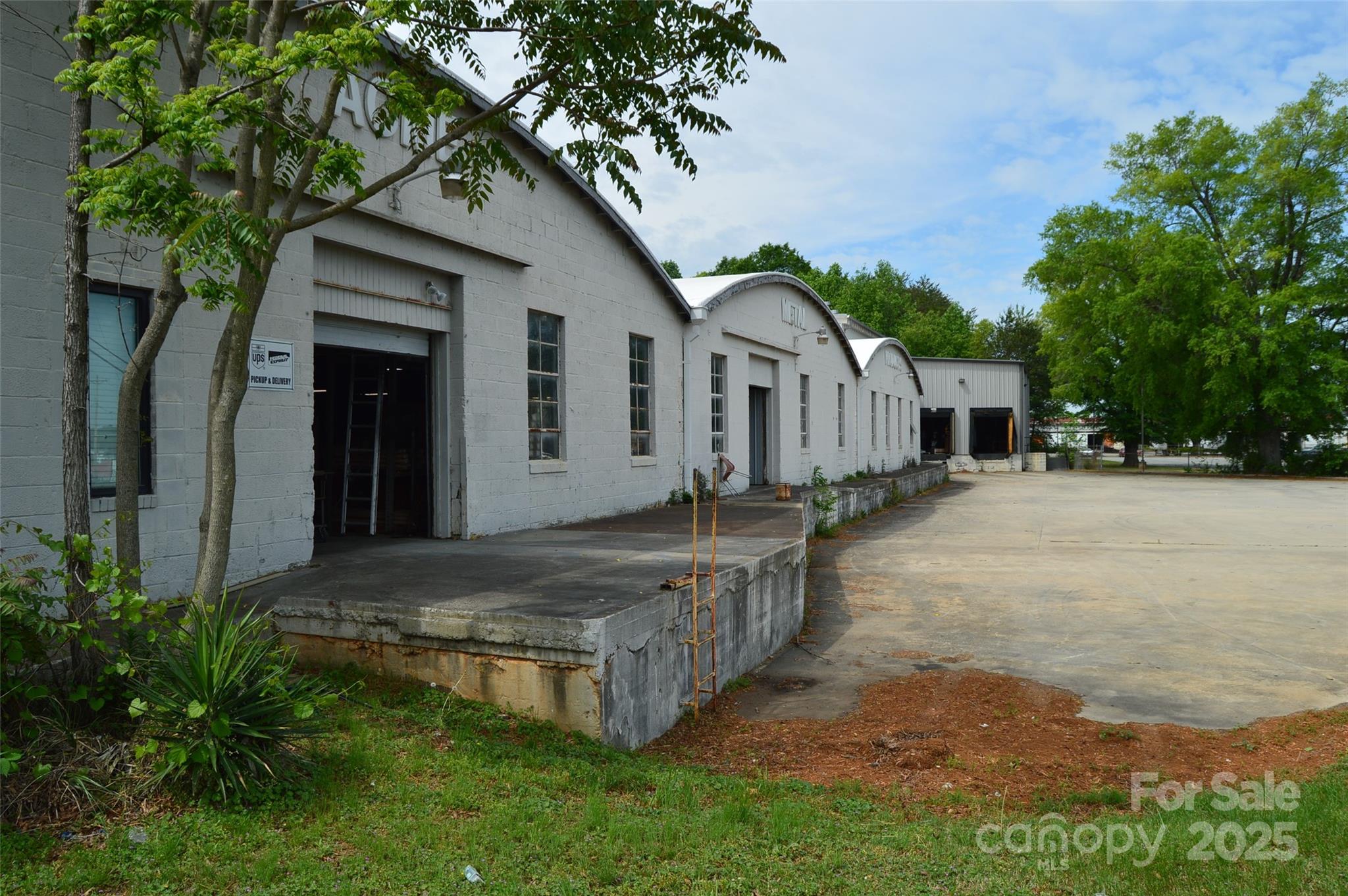 1784 Salisbury Road Property Photo 3