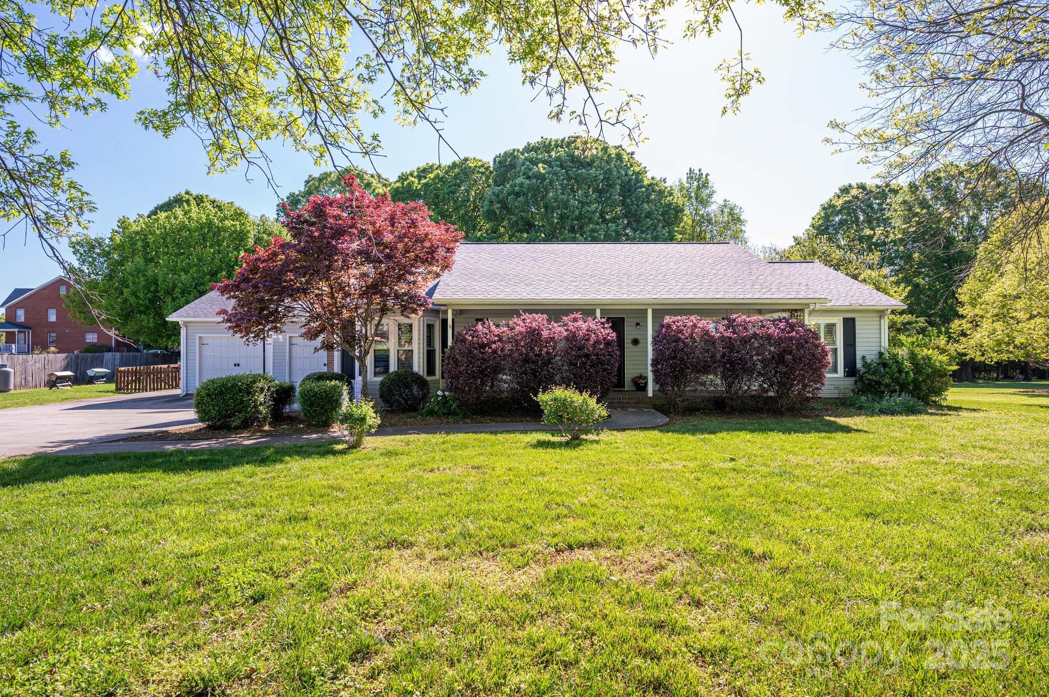 695 Linwood Road Property Photo