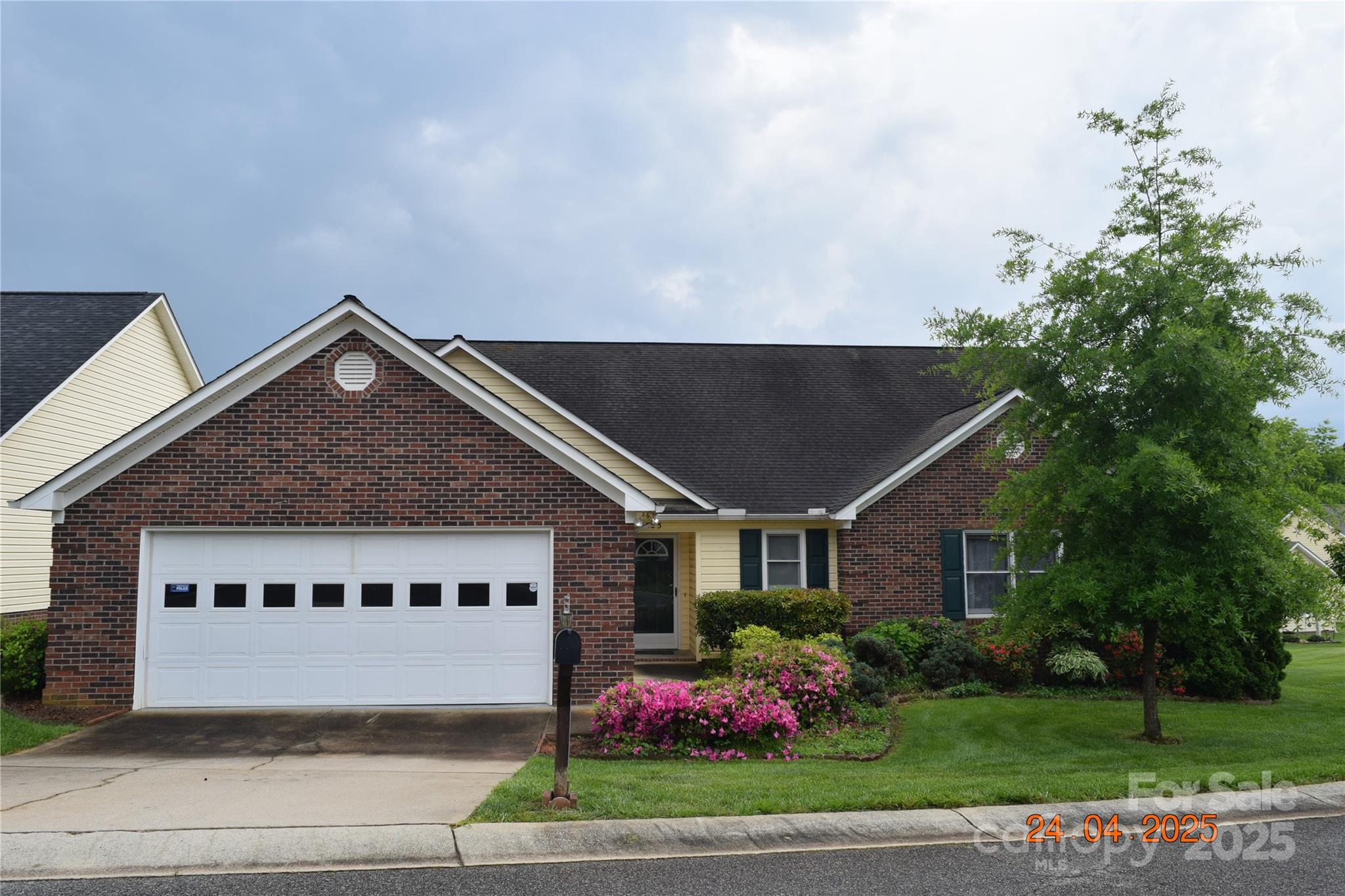 625 Court Side Drive Property Photo