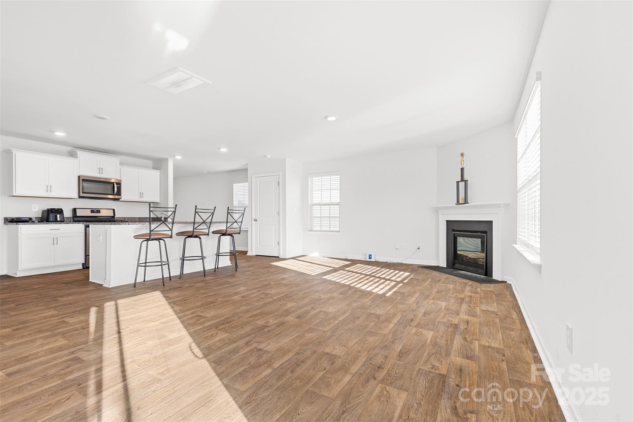 2120 Redstone Drive Property Photo 4