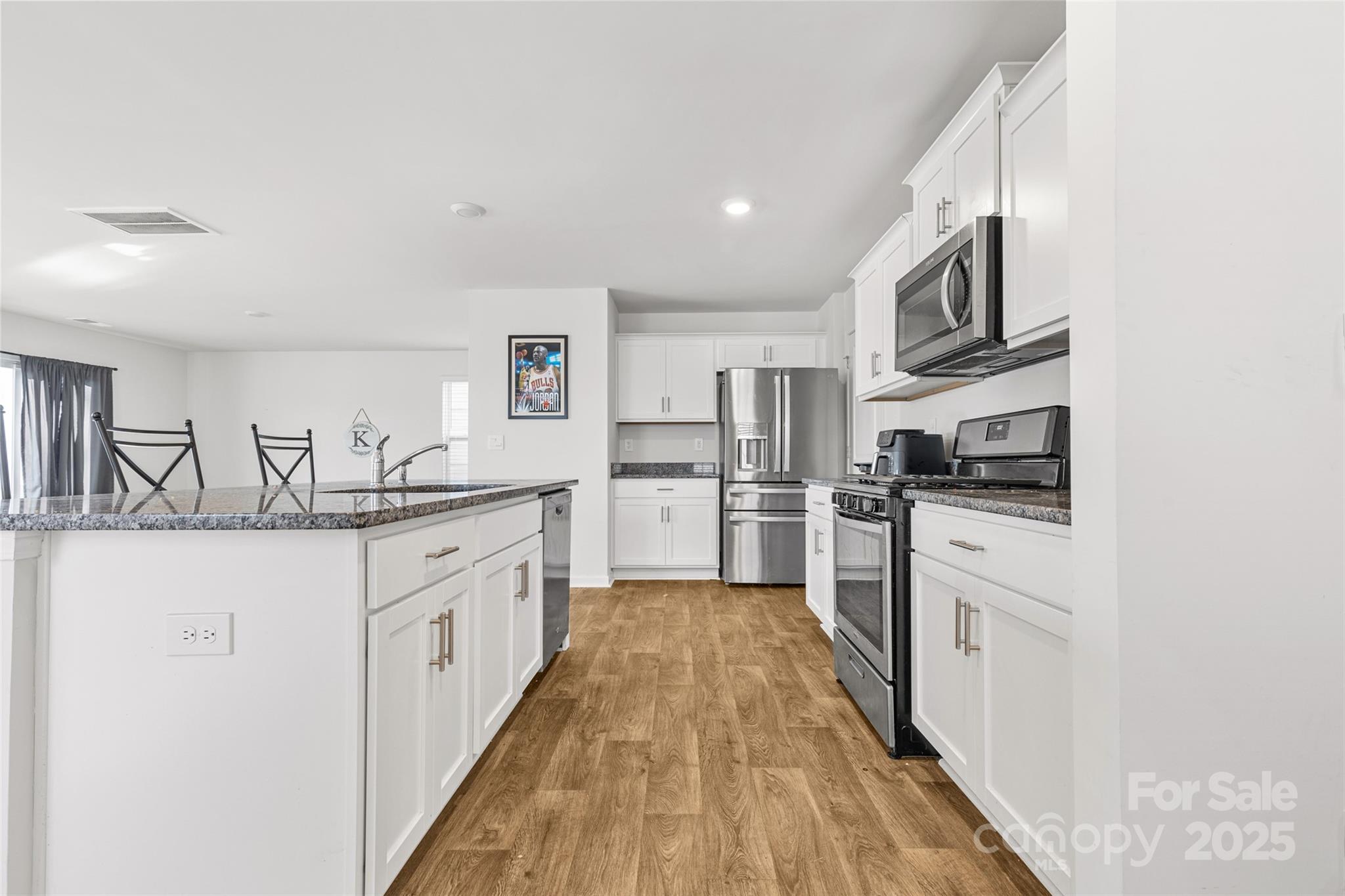 2120 Redstone Drive Property Photo 6