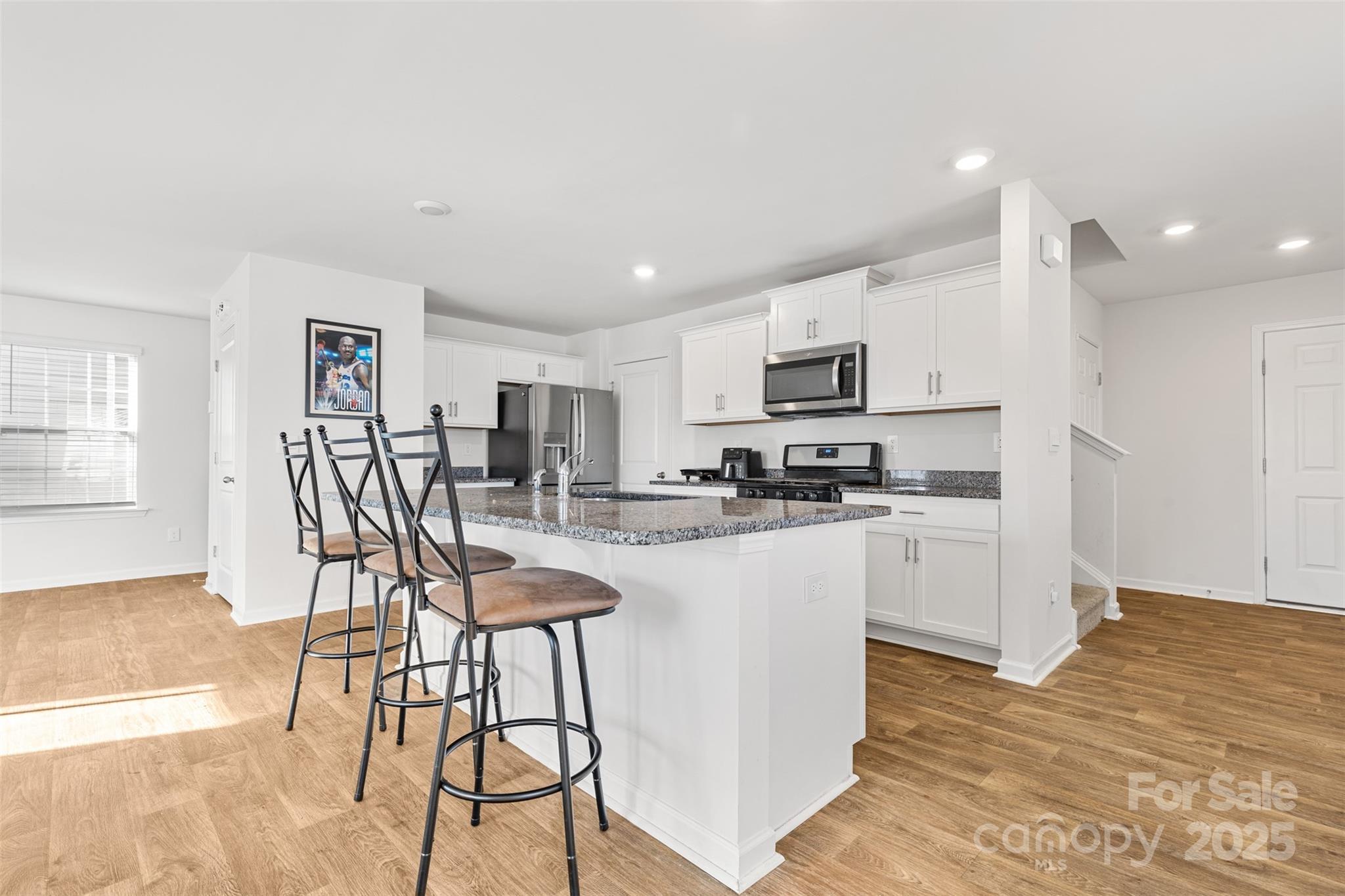 2120 Redstone Drive Property Photo 7