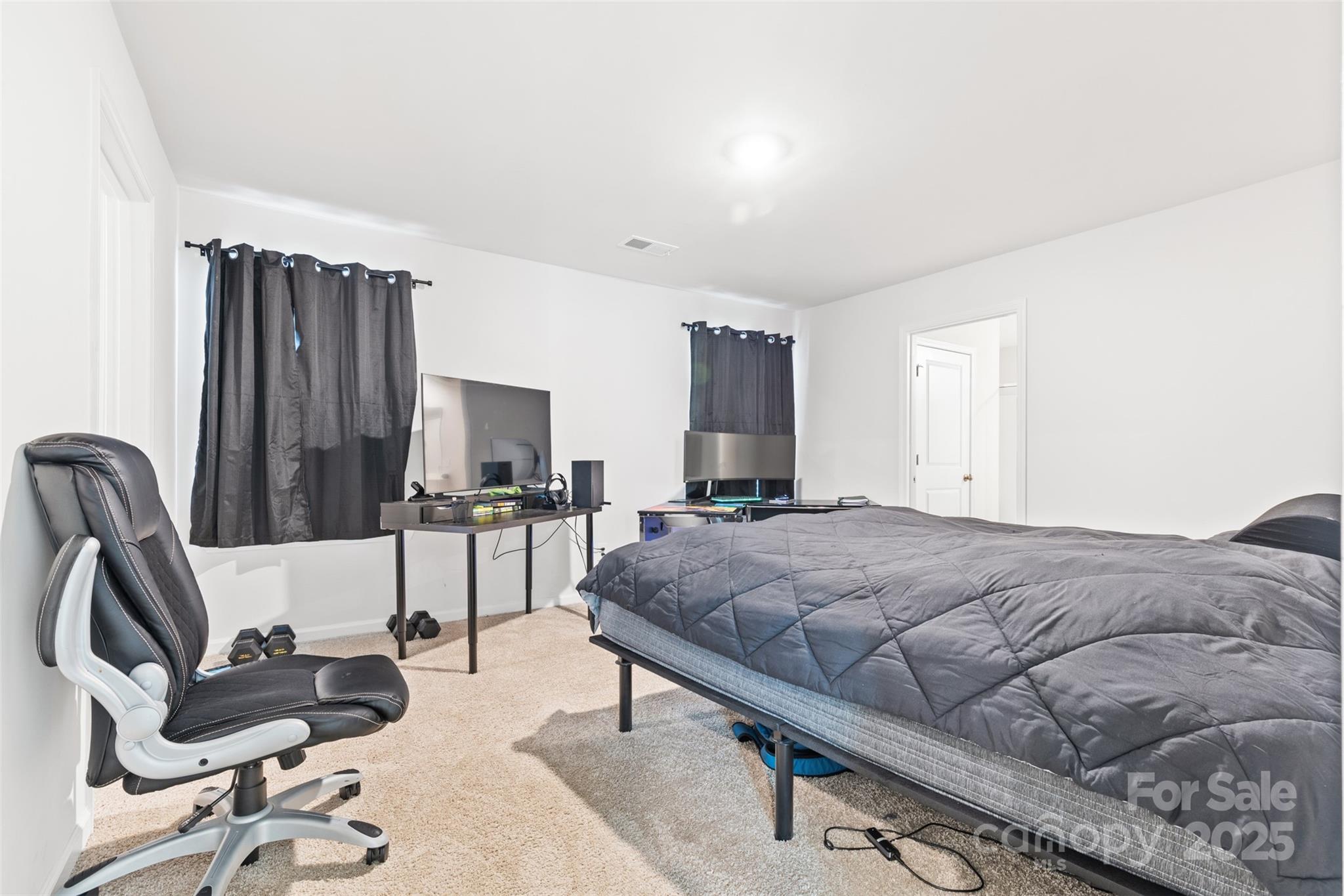 2120 Redstone Drive Property Photo 9