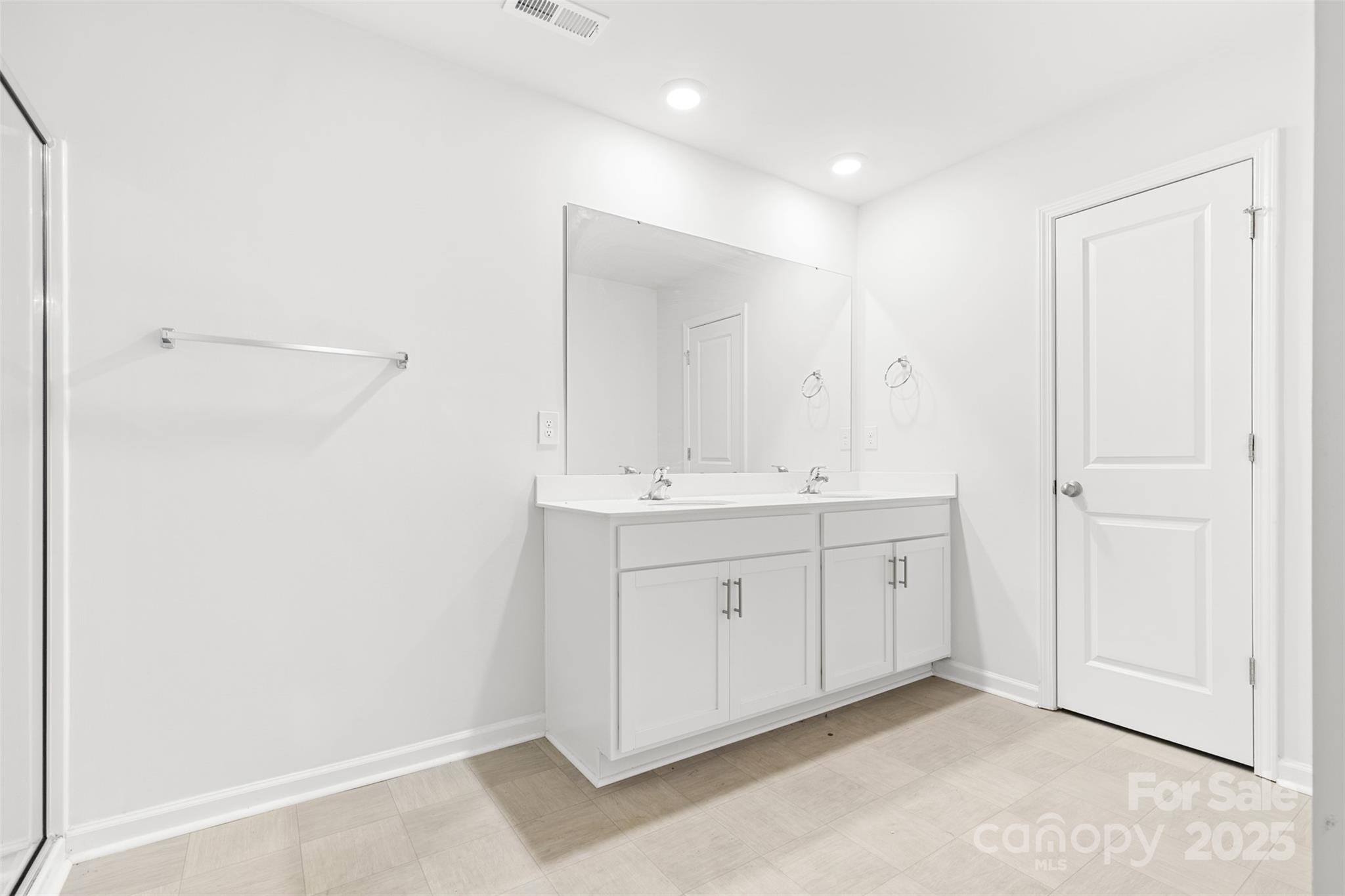 2120 Redstone Drive Property Photo 13