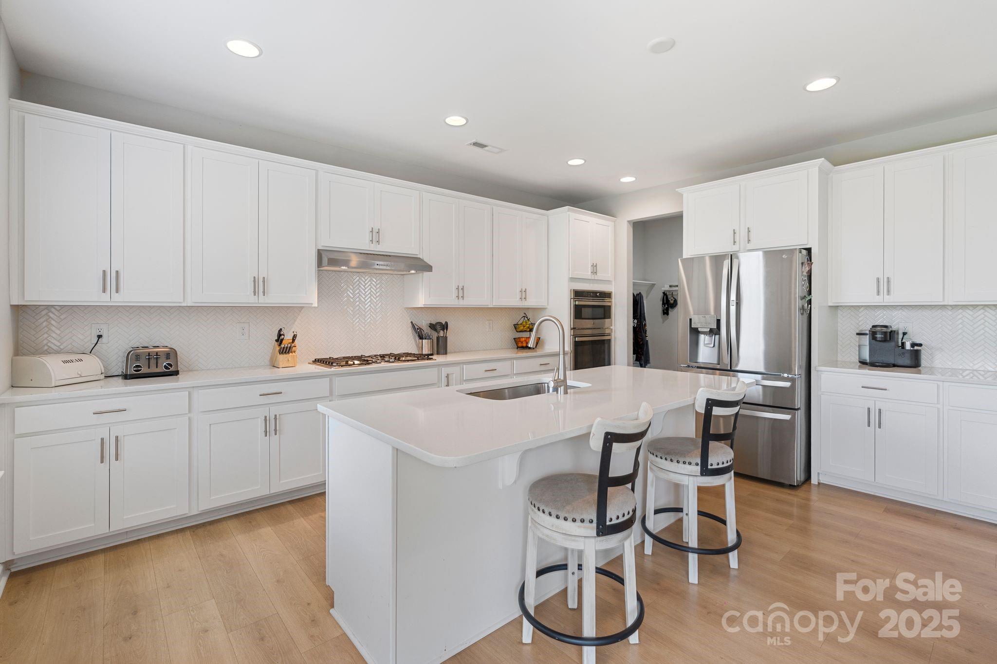 190 Tetcott Street Property Photo 1