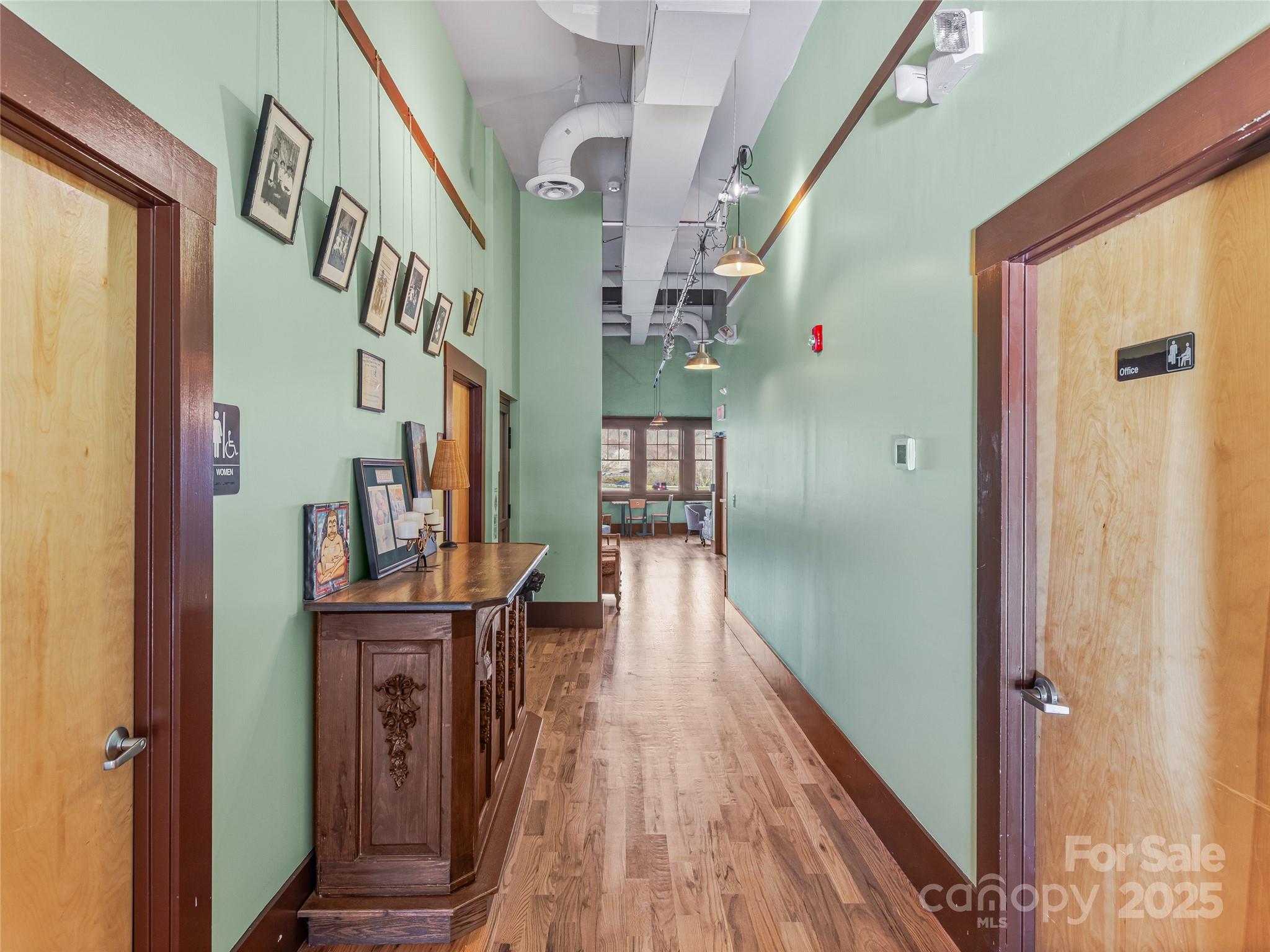 114 N Lexington Avenue Property Photo 27