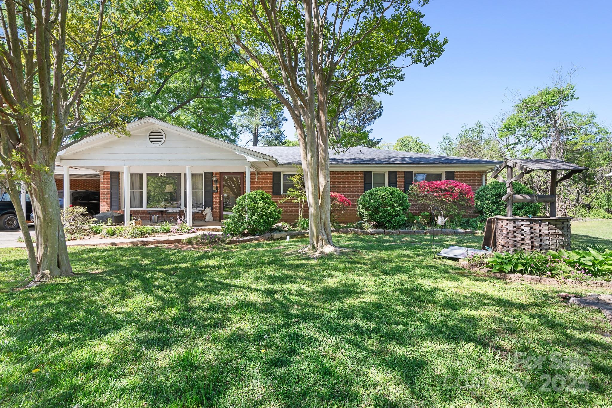 3265 W Innes Street Property Photo