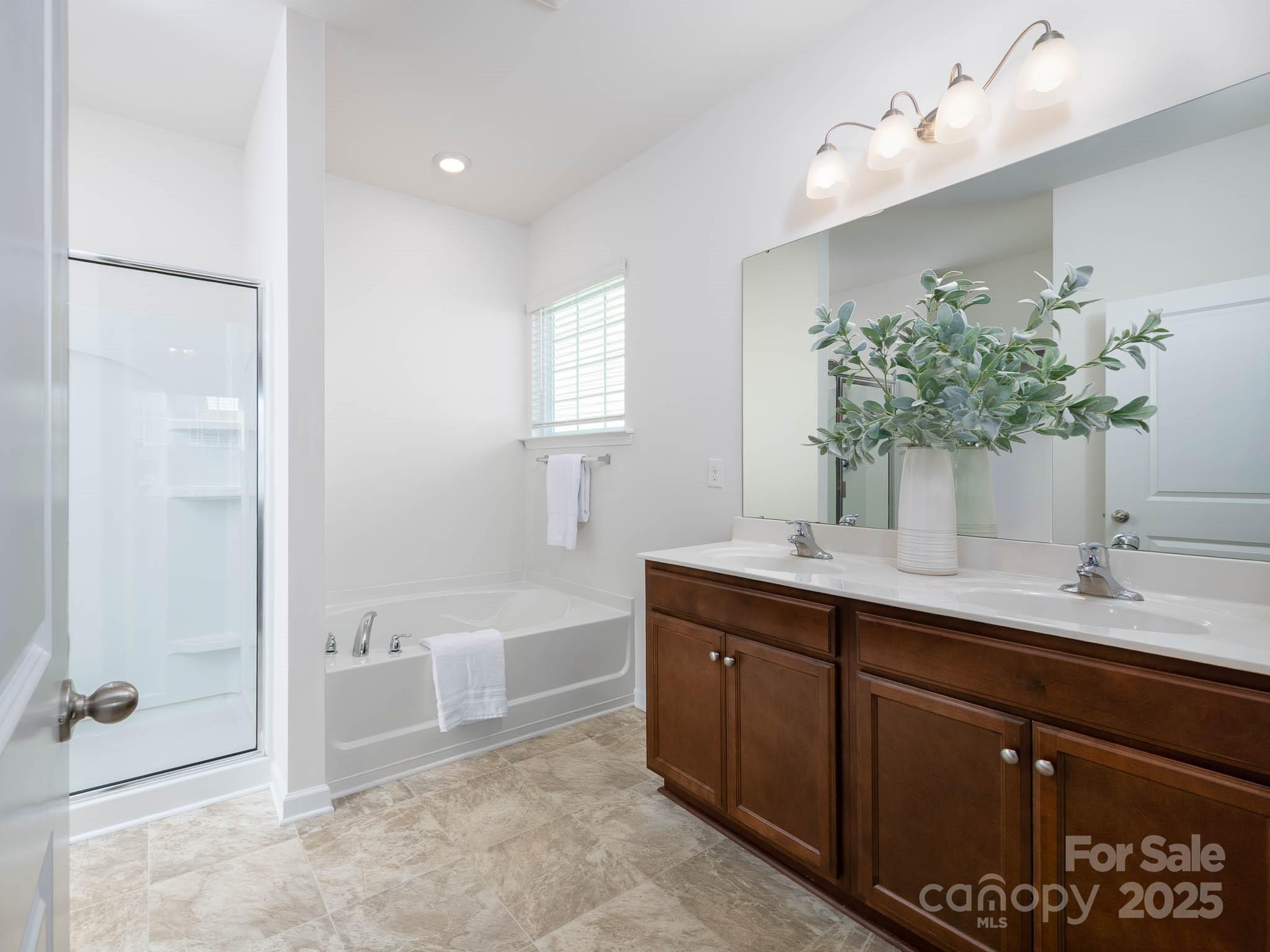 170 Atwater Landing Drive Property Photo 14