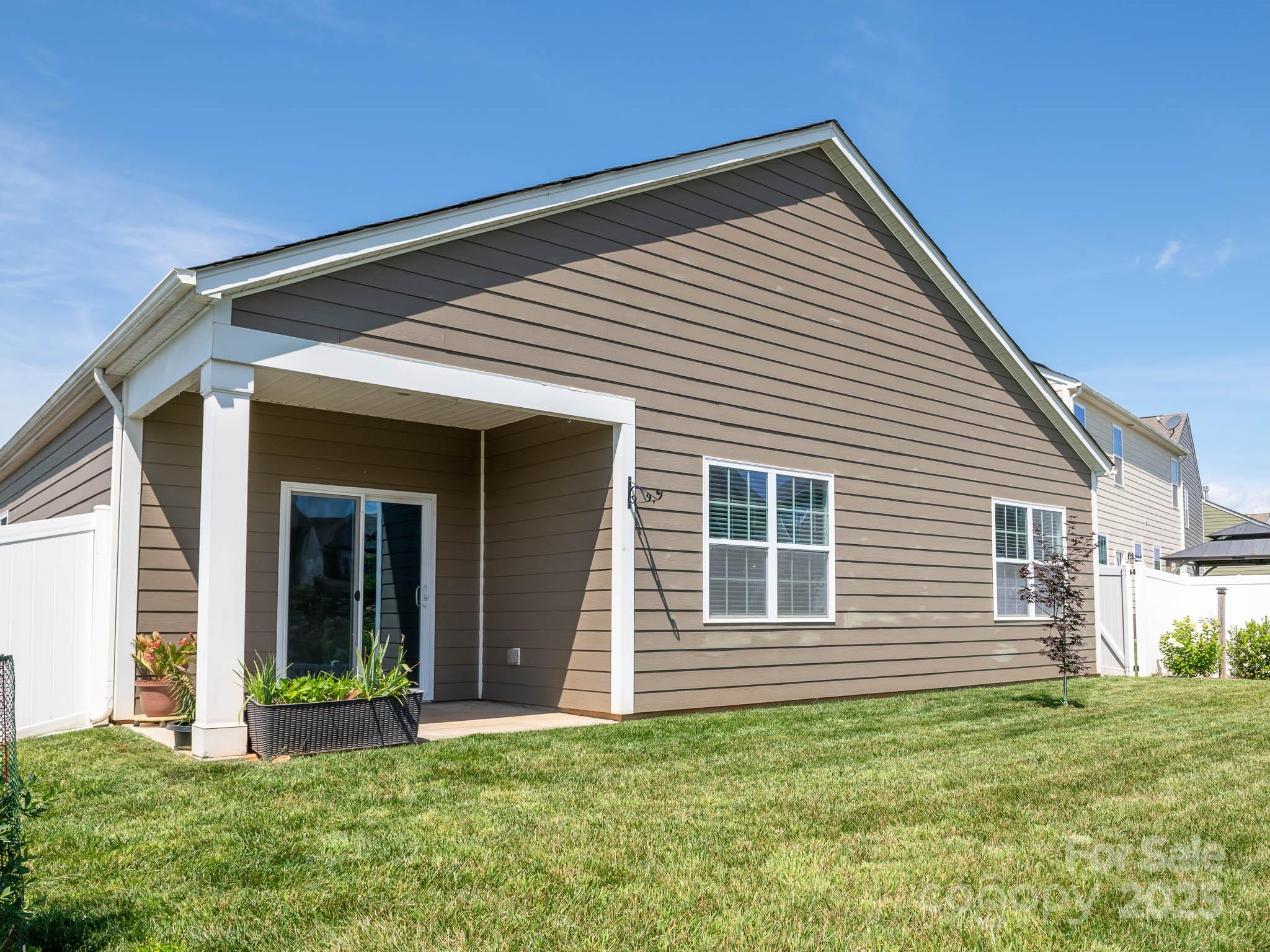 170 Atwater Landing Drive Property Photo 25