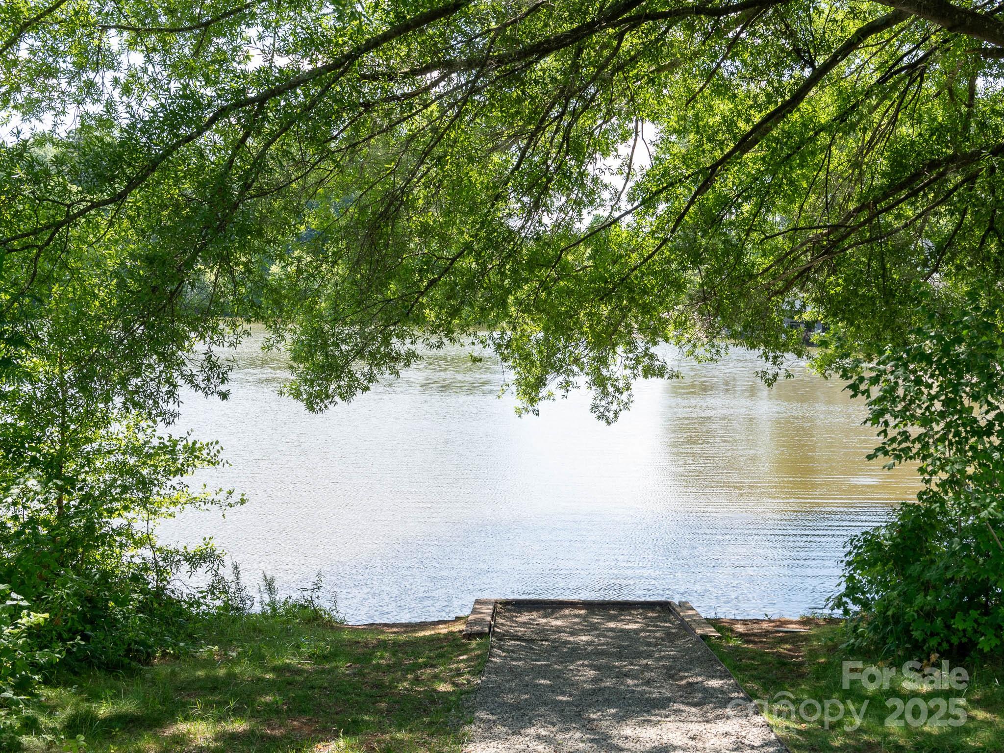 170 Atwater Landing Drive Property Photo 32