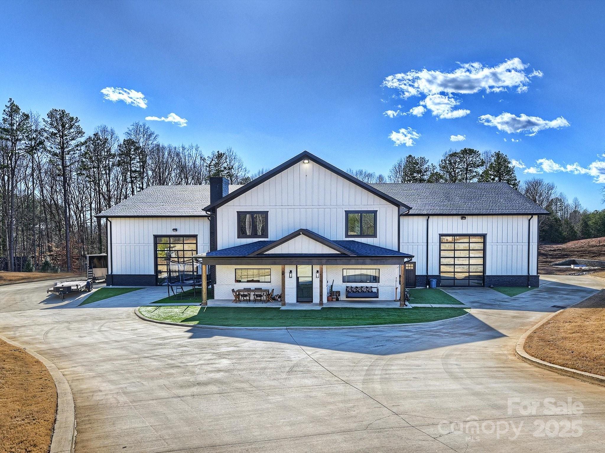 1525 Shinnville Road Property Photo 1