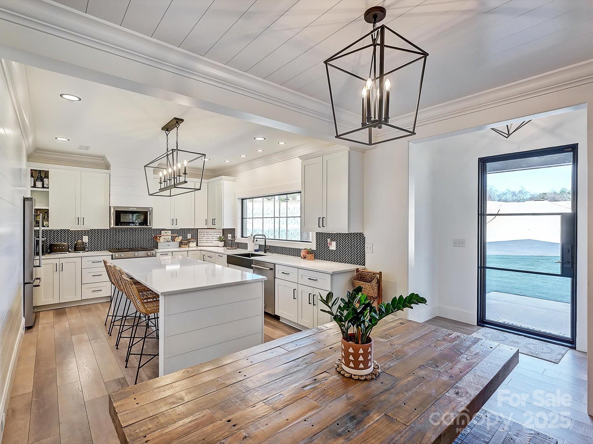 1525 Shinnville Road Property Photo 5