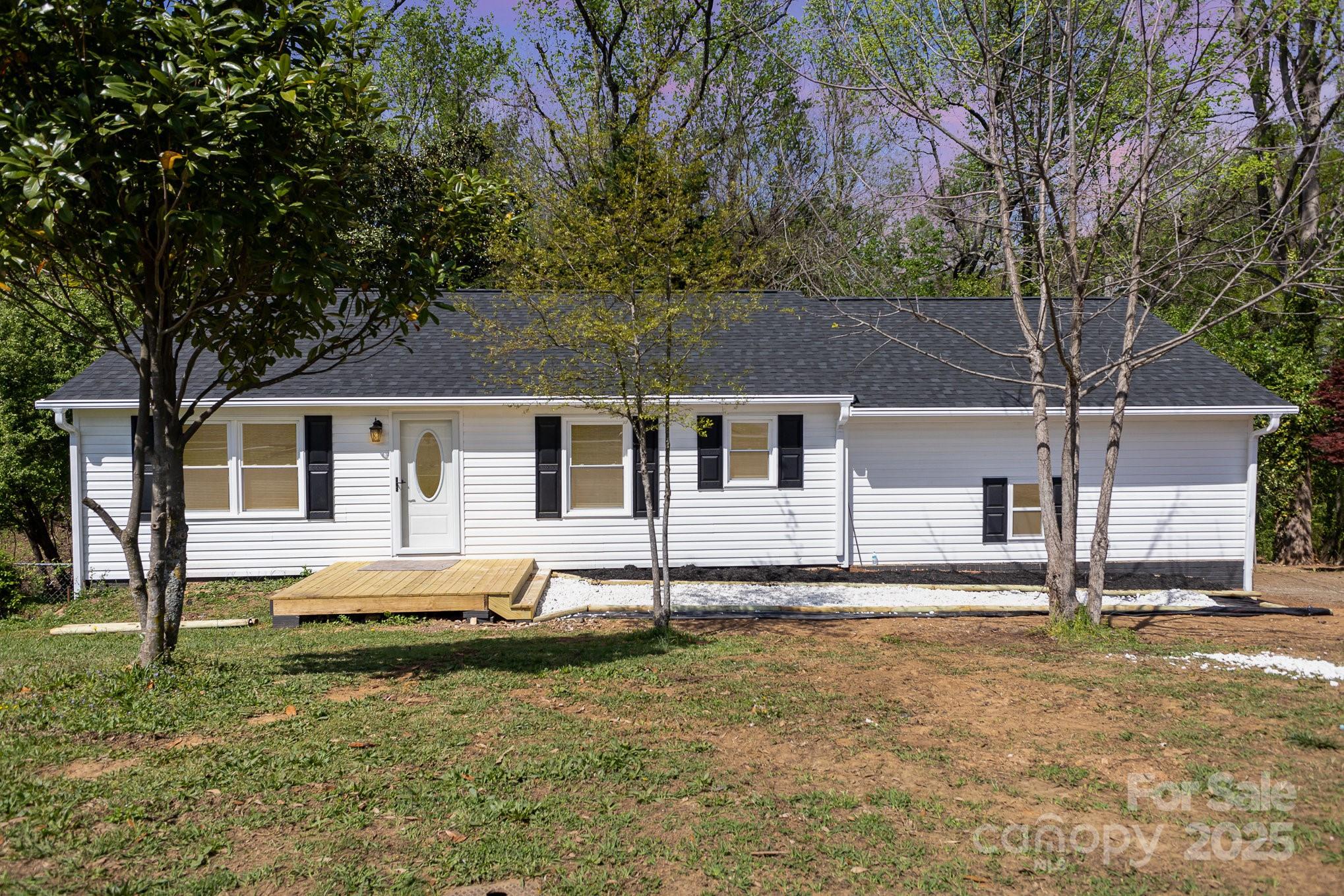 221 Belton Avenue Property Photo