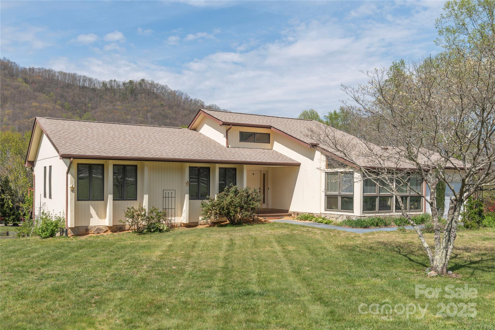 196 Timberline Drive Property Photo