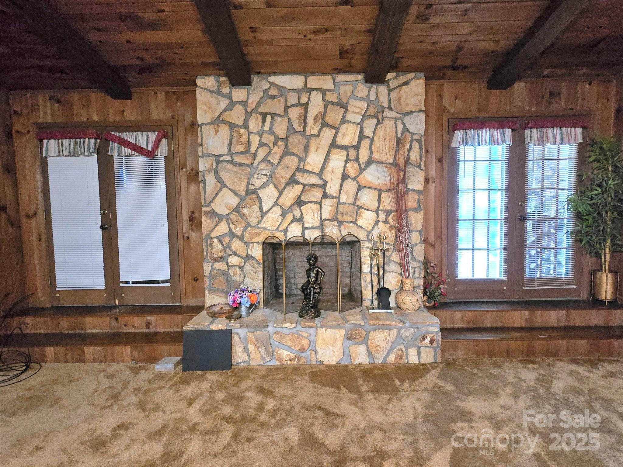 7141 Knobs Landing Property Photo 3