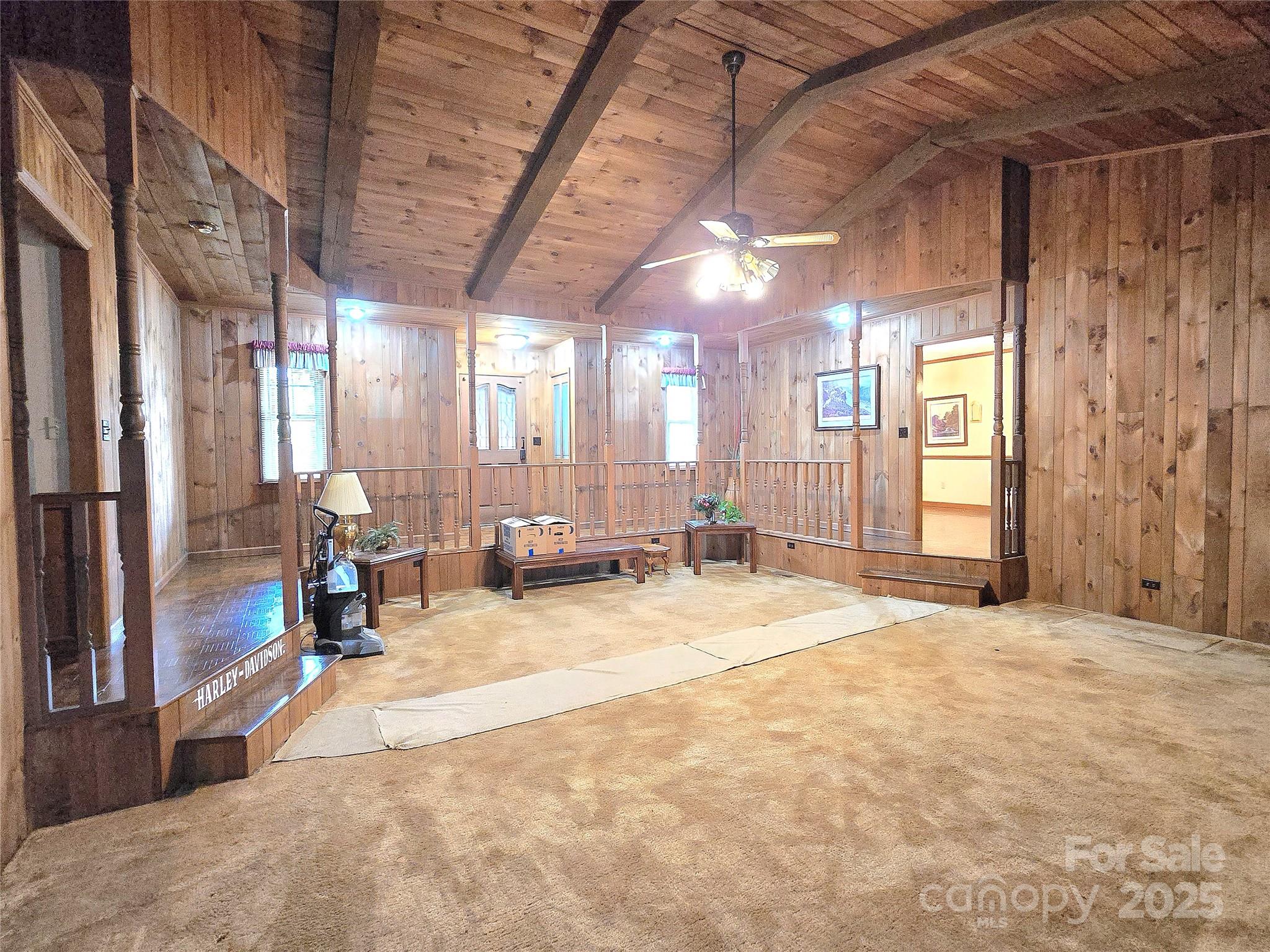 7141 Knobs Landing Property Photo 4