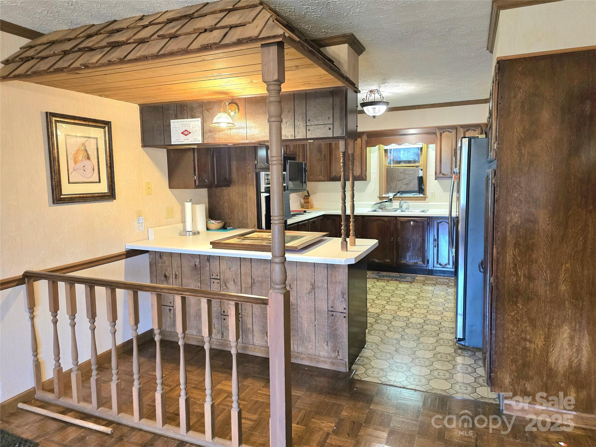 7141 Knobs Landing Property Photo 5