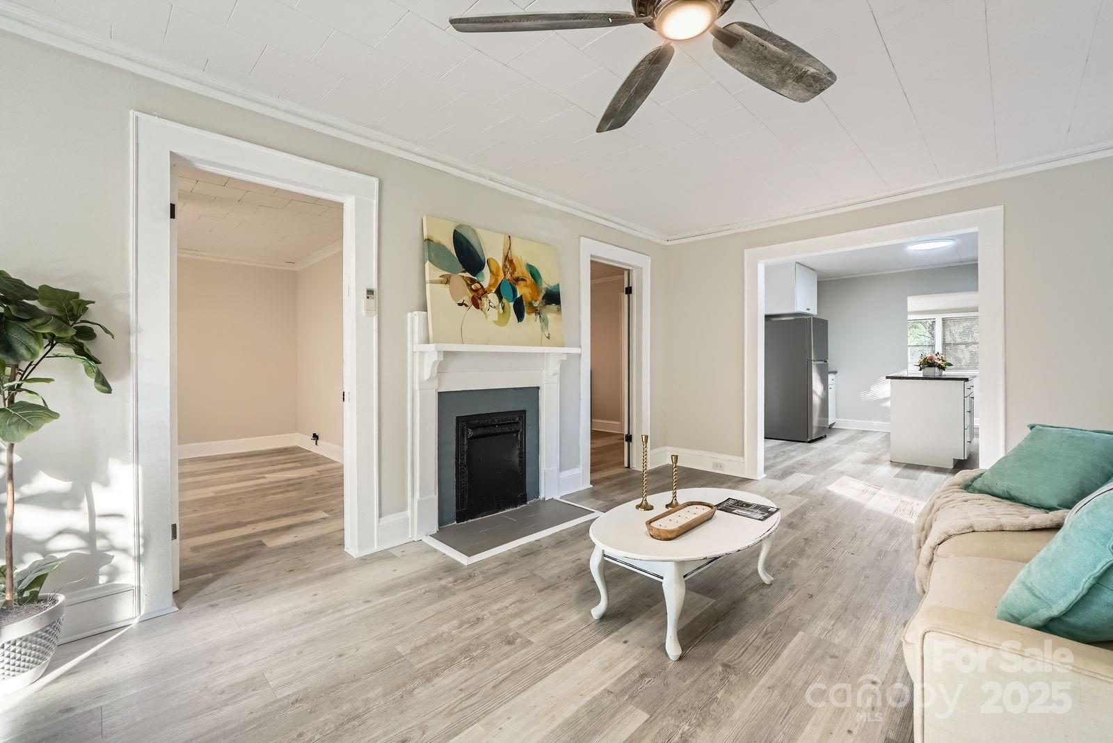 828 Richard Avenue Property Photo 3