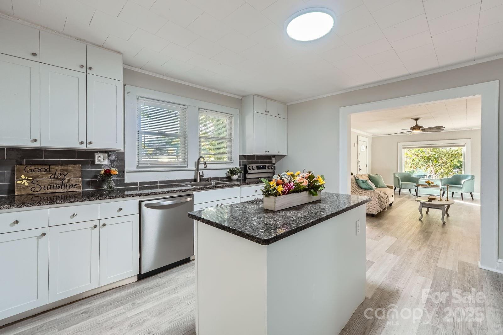 828 Richard Avenue Property Photo 5