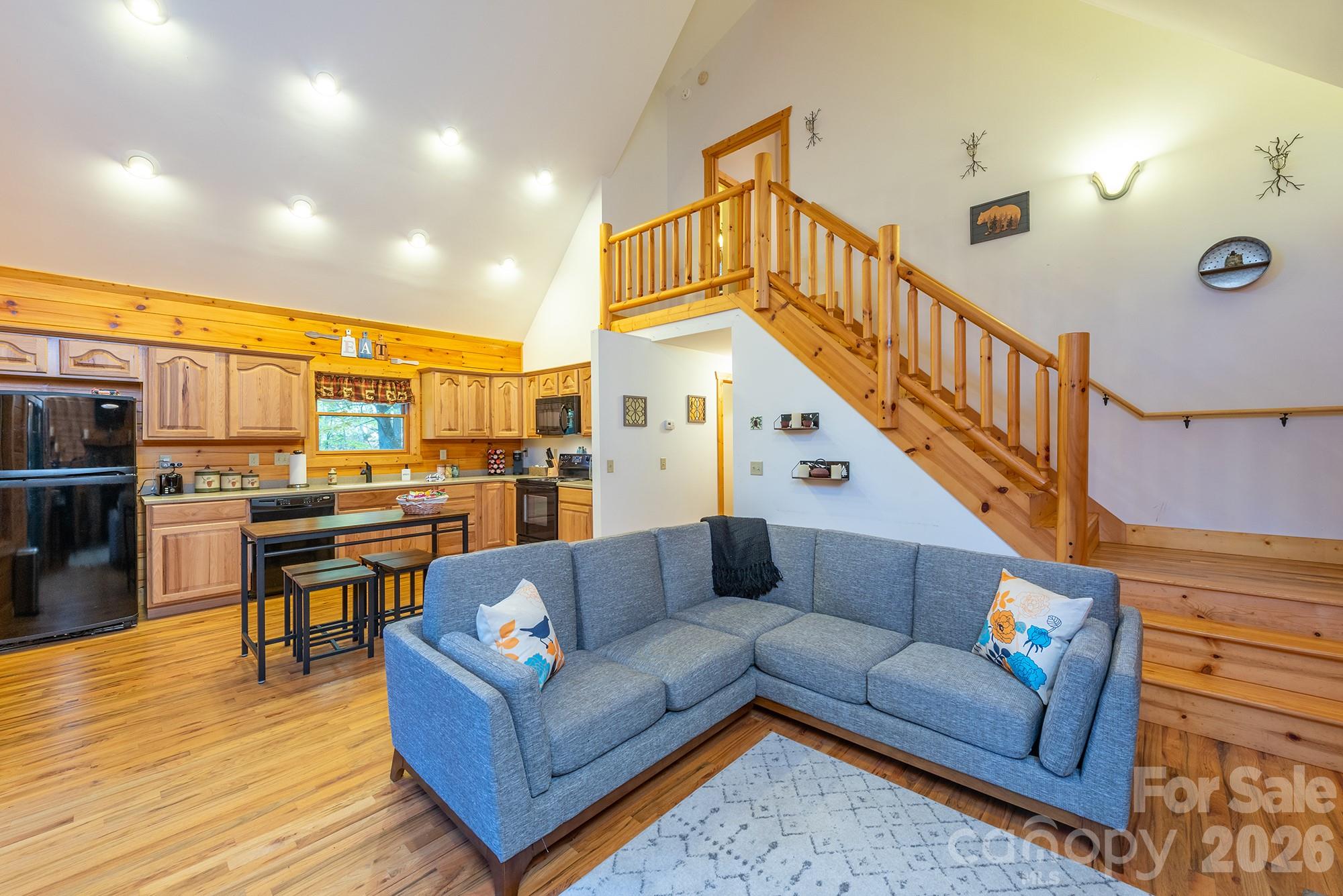 100 Candlemaker Trail Property Photo 10