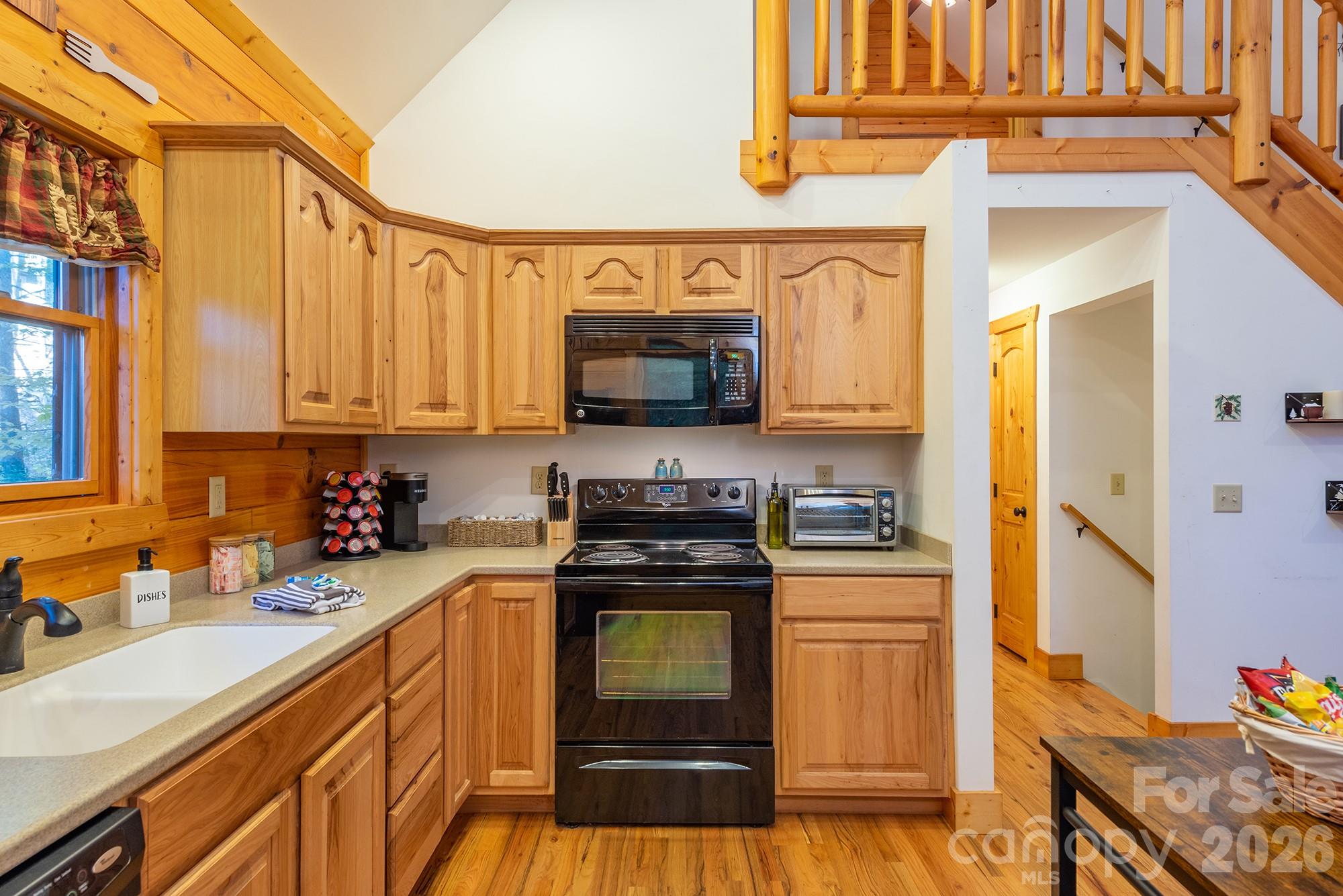 100 Candlemaker Trail Property Photo 14