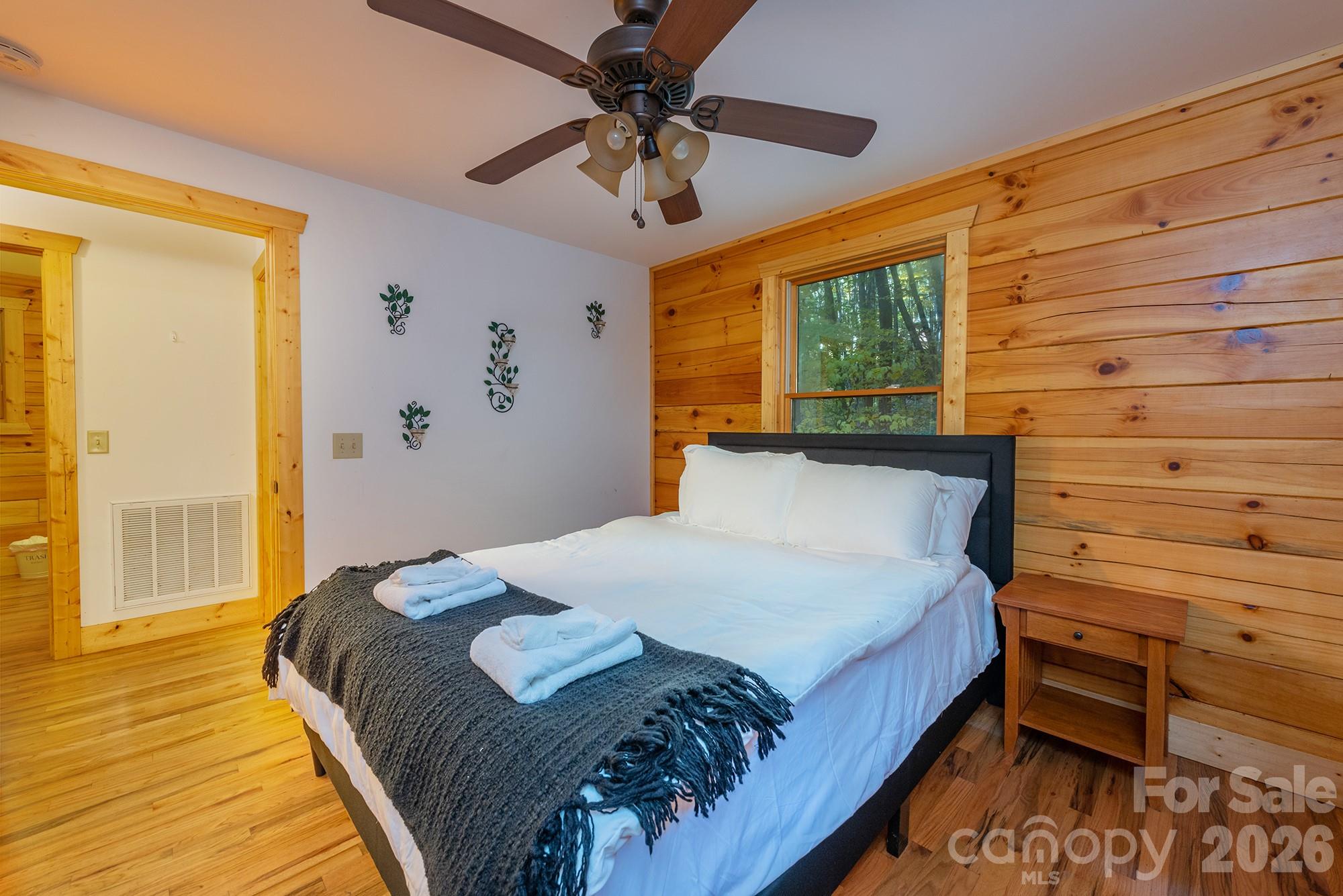 100 Candlemaker Trail Property Photo 16
