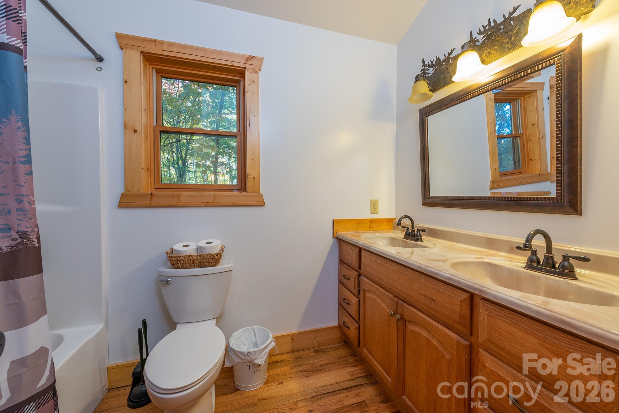 100 Candlemaker Trail Property Photo 20