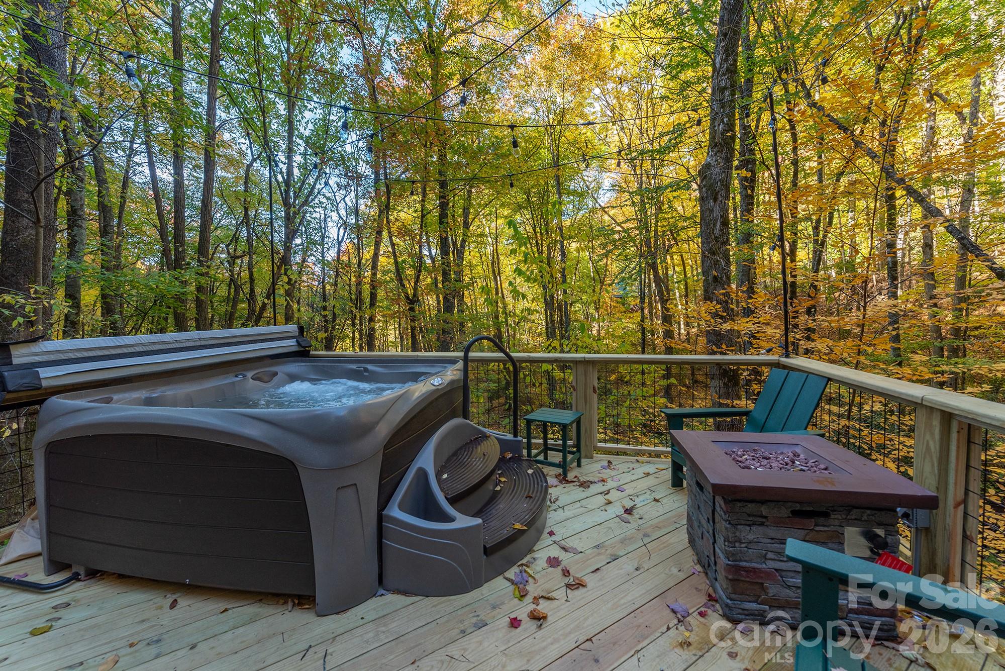 100 Candlemaker Trail Property Photo 25