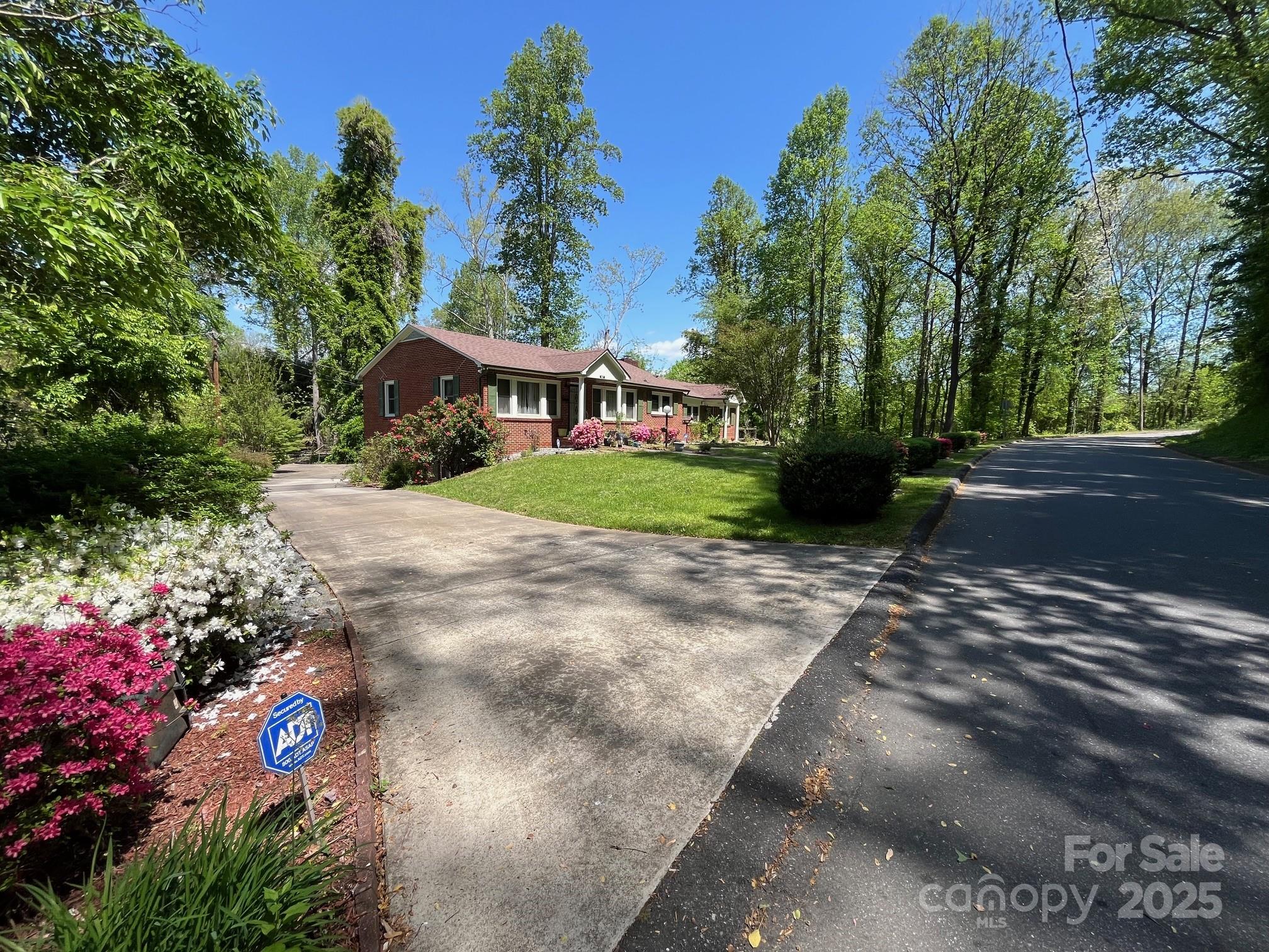 187 E Glenview Street Property Photo