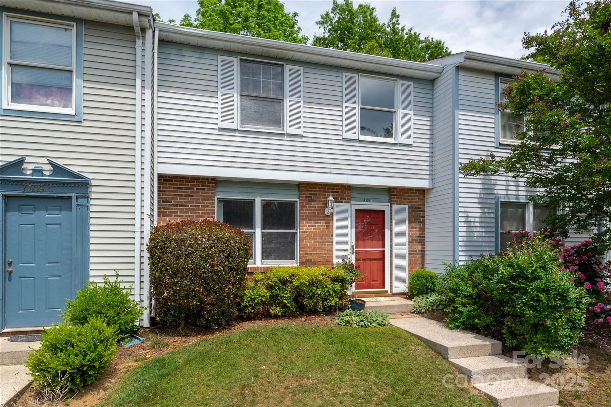 7309 Pebblestone Drive D Property Photo 6