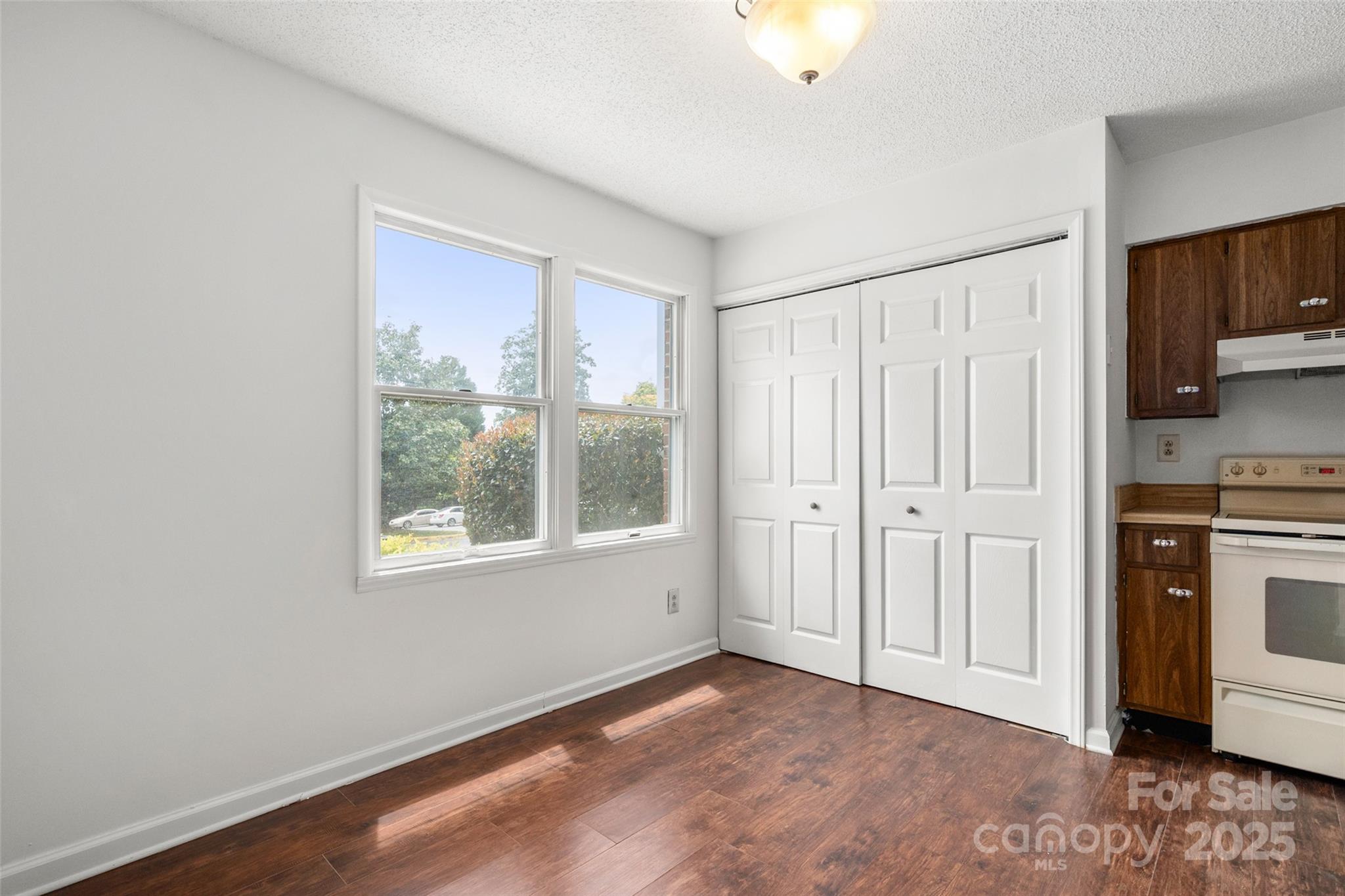 7309 Pebblestone Drive D Property Photo 7