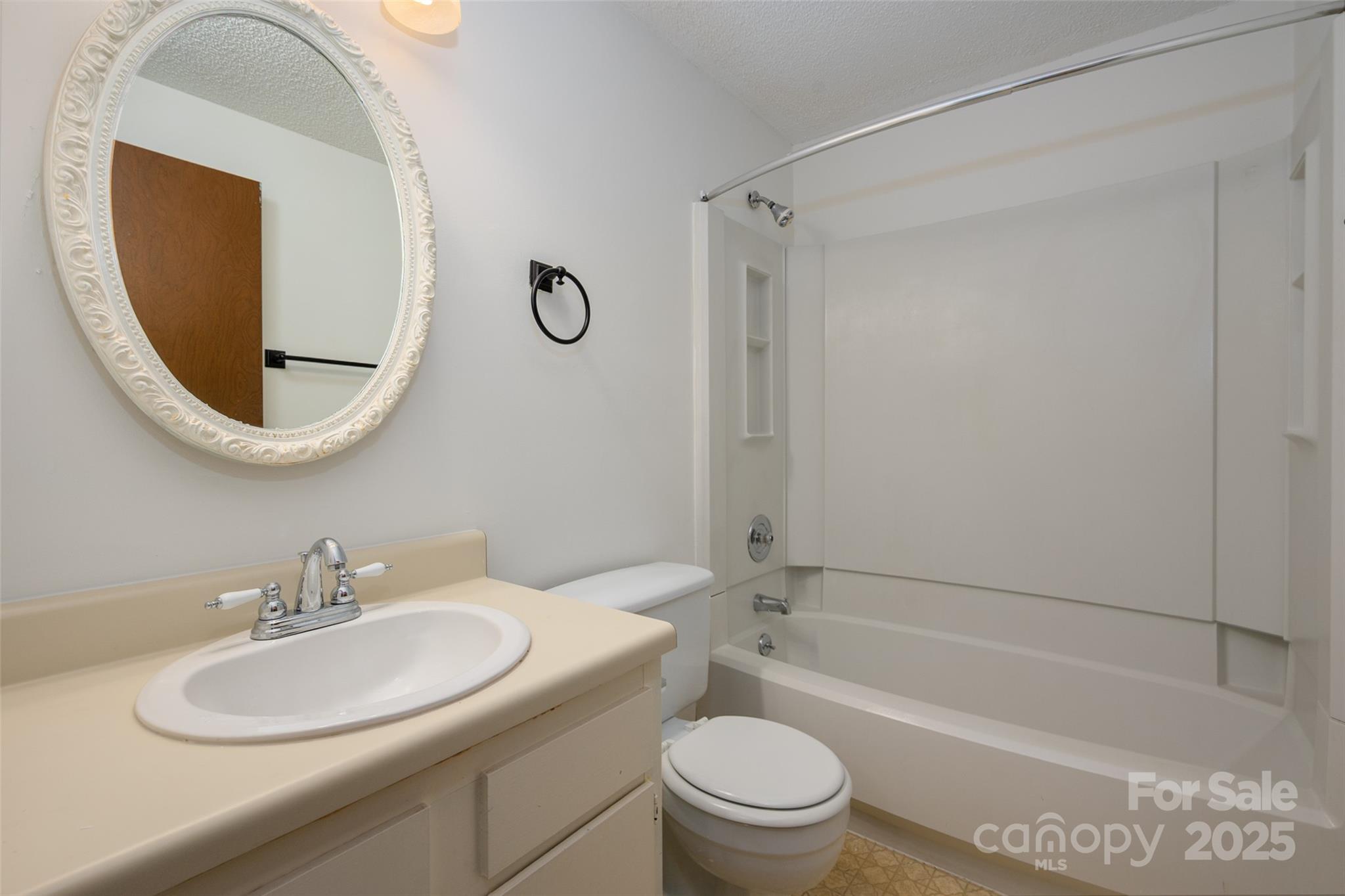 7309 Pebblestone Drive D Property Photo 17