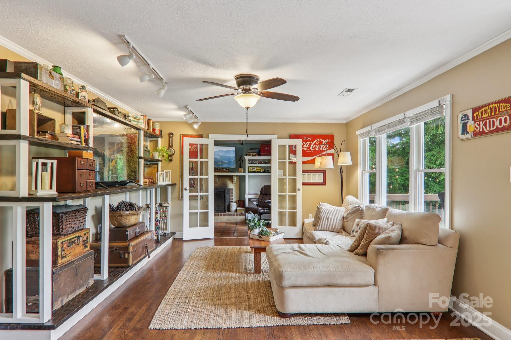 416 S Cherokee Avenue Property Photo 5