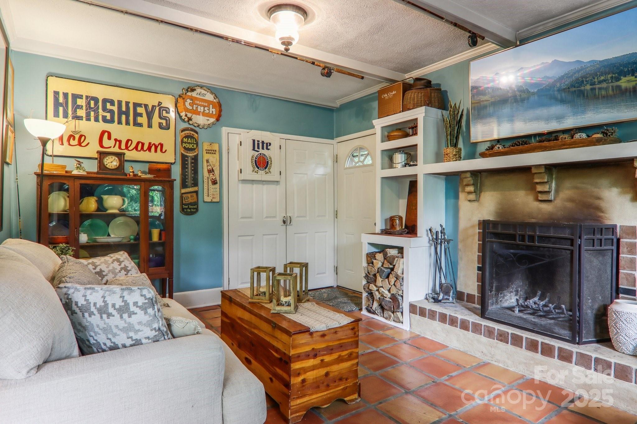 416 S Cherokee Avenue Property Photo 7