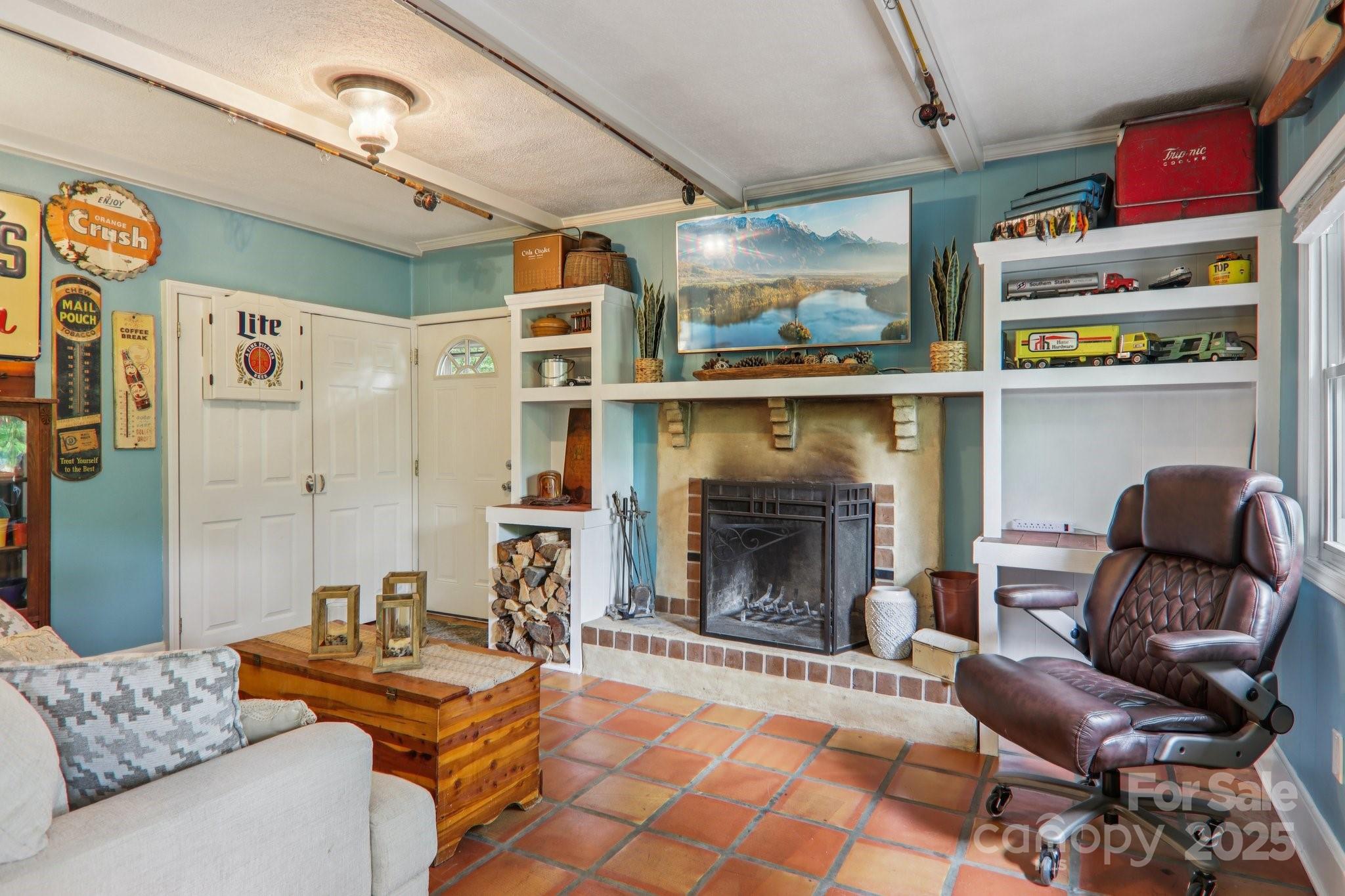 416 S Cherokee Avenue Property Photo 8