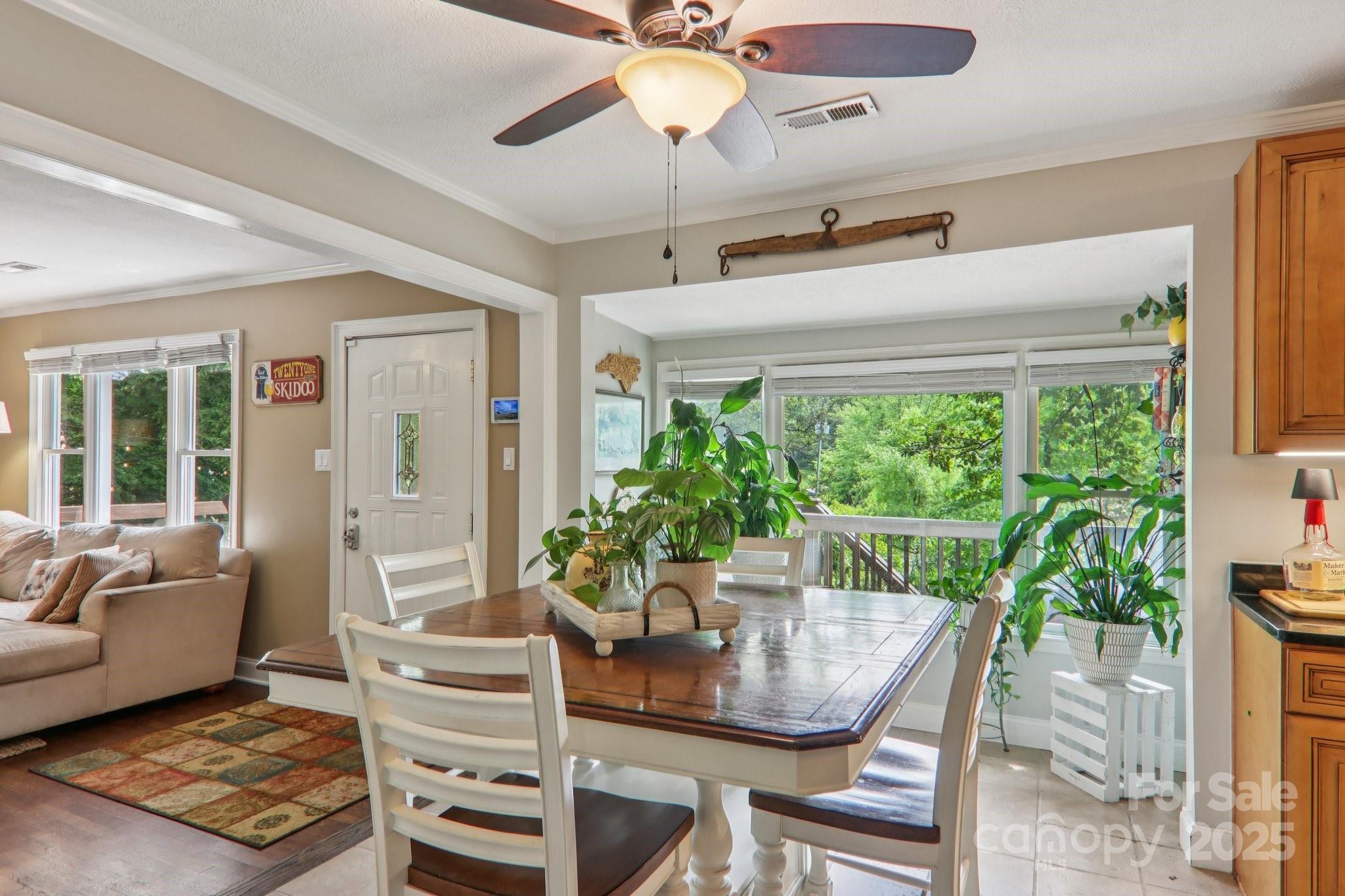 416 S Cherokee Avenue Property Photo 9